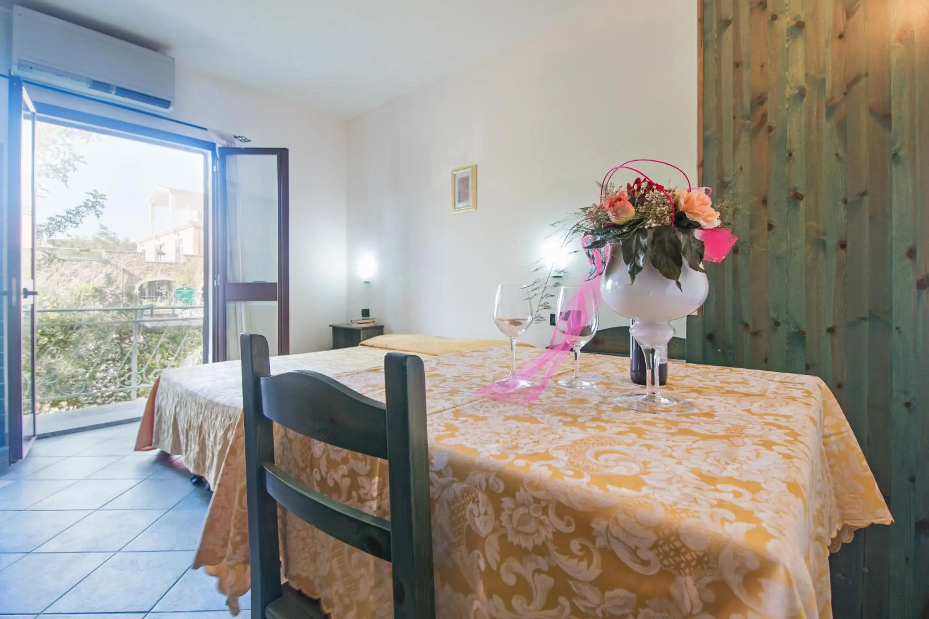 Living room, Dining Area in Albergo Residenziale Gli Ontani
