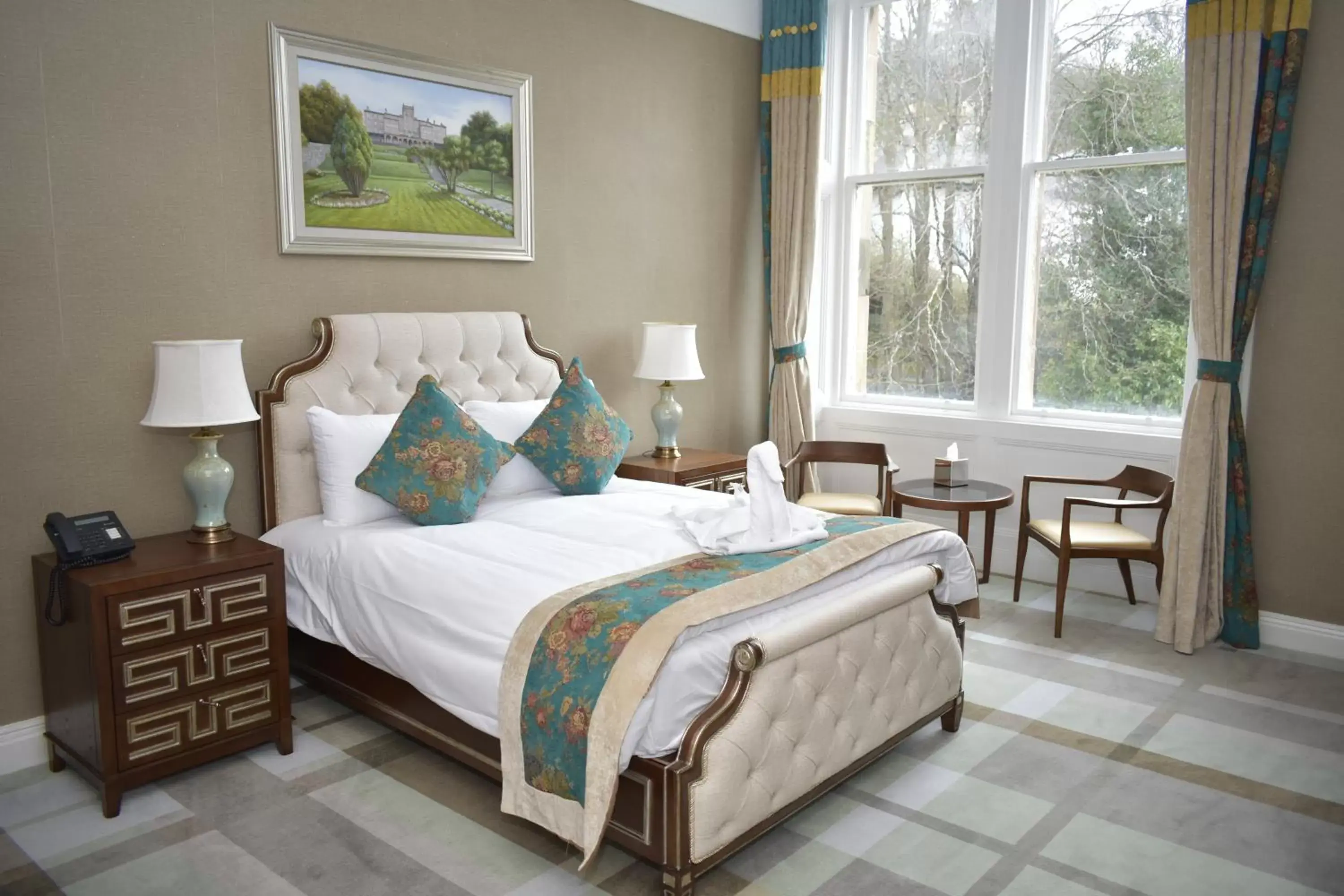 Bedroom, Bed in The Glenburn Hotel