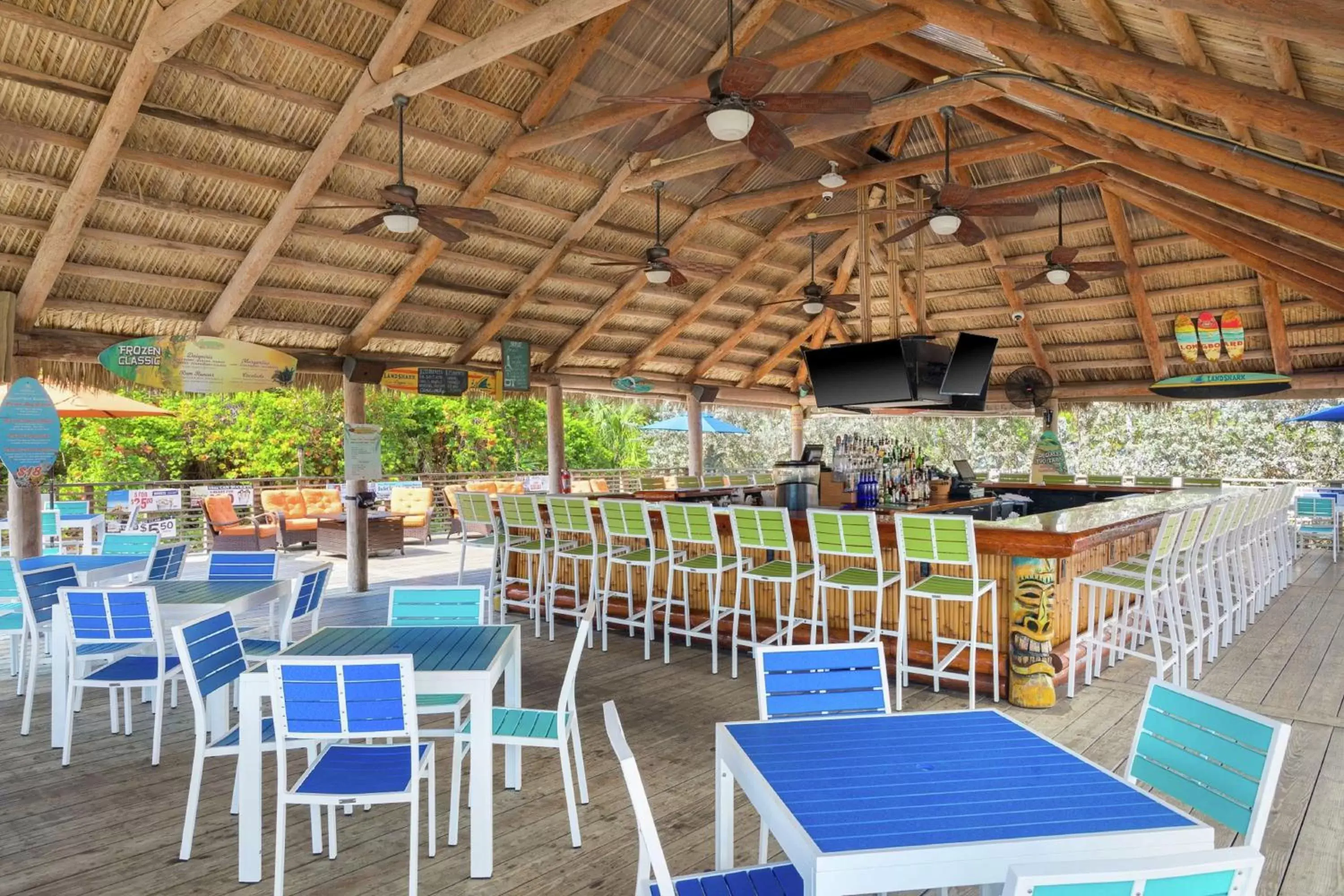 Lounge or bar, Restaurant/Places to Eat in Hilton Cocoa Beach Oceanfront