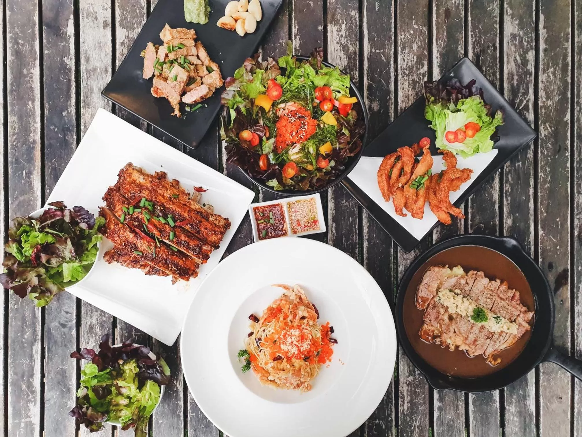 Restaurant/places to eat in Botanic Service Room at Impact Muangthongthani - SHA Certified