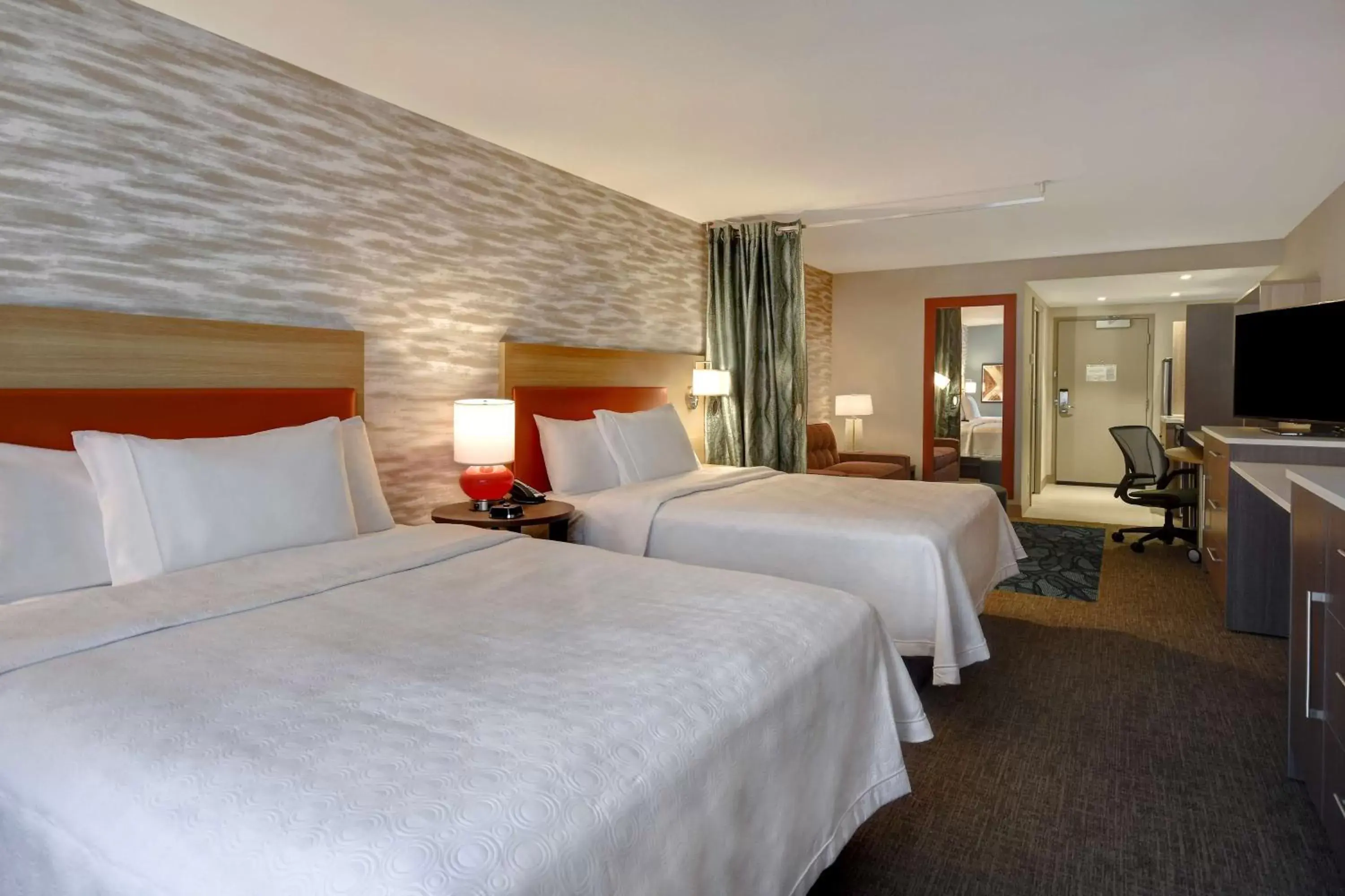 Bed in Home2 Suites By Hilton Boston South Bay