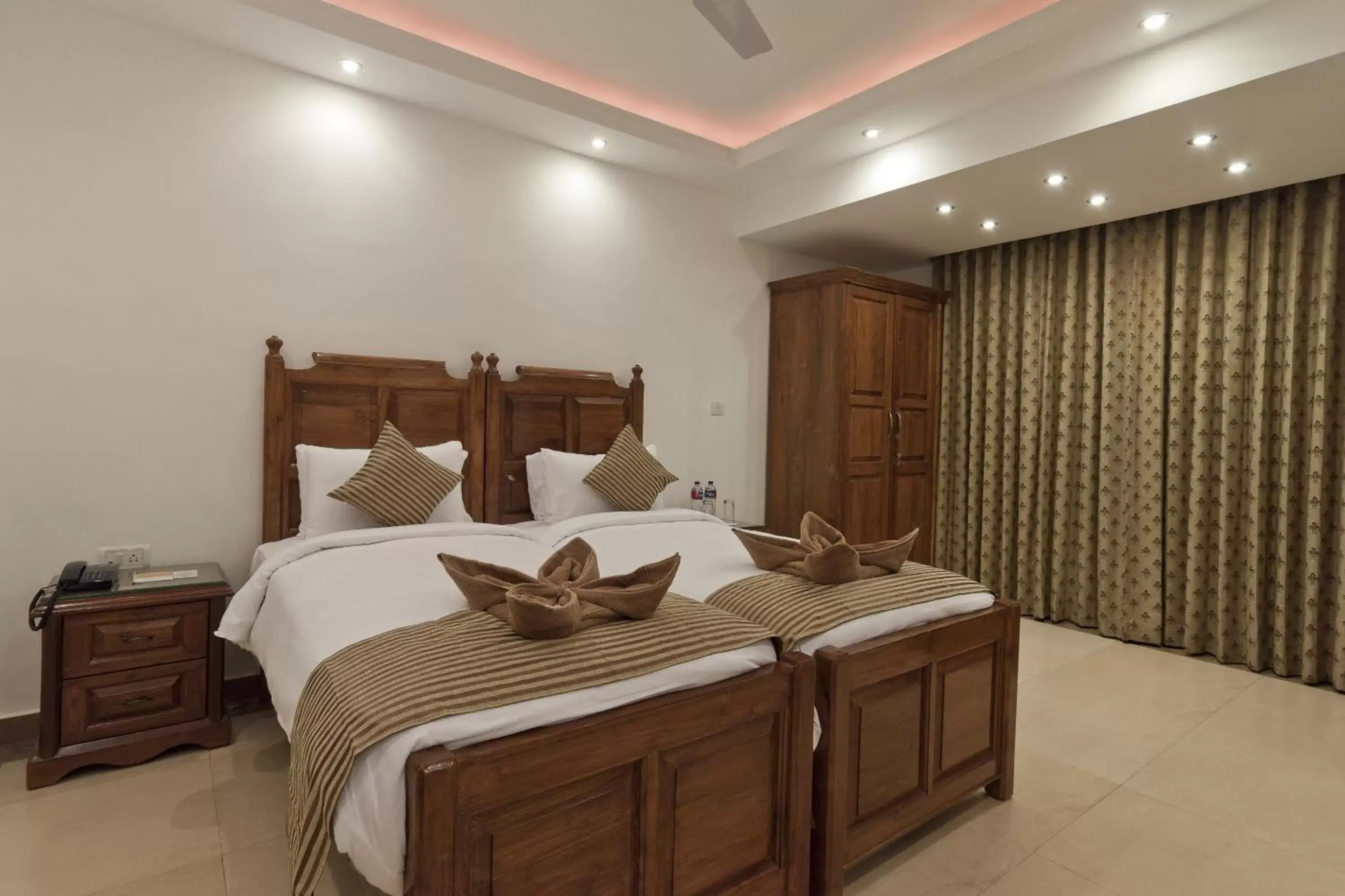 Bedroom, Bed in De Mandarin Beach Resort Suites & Villas, Candolim