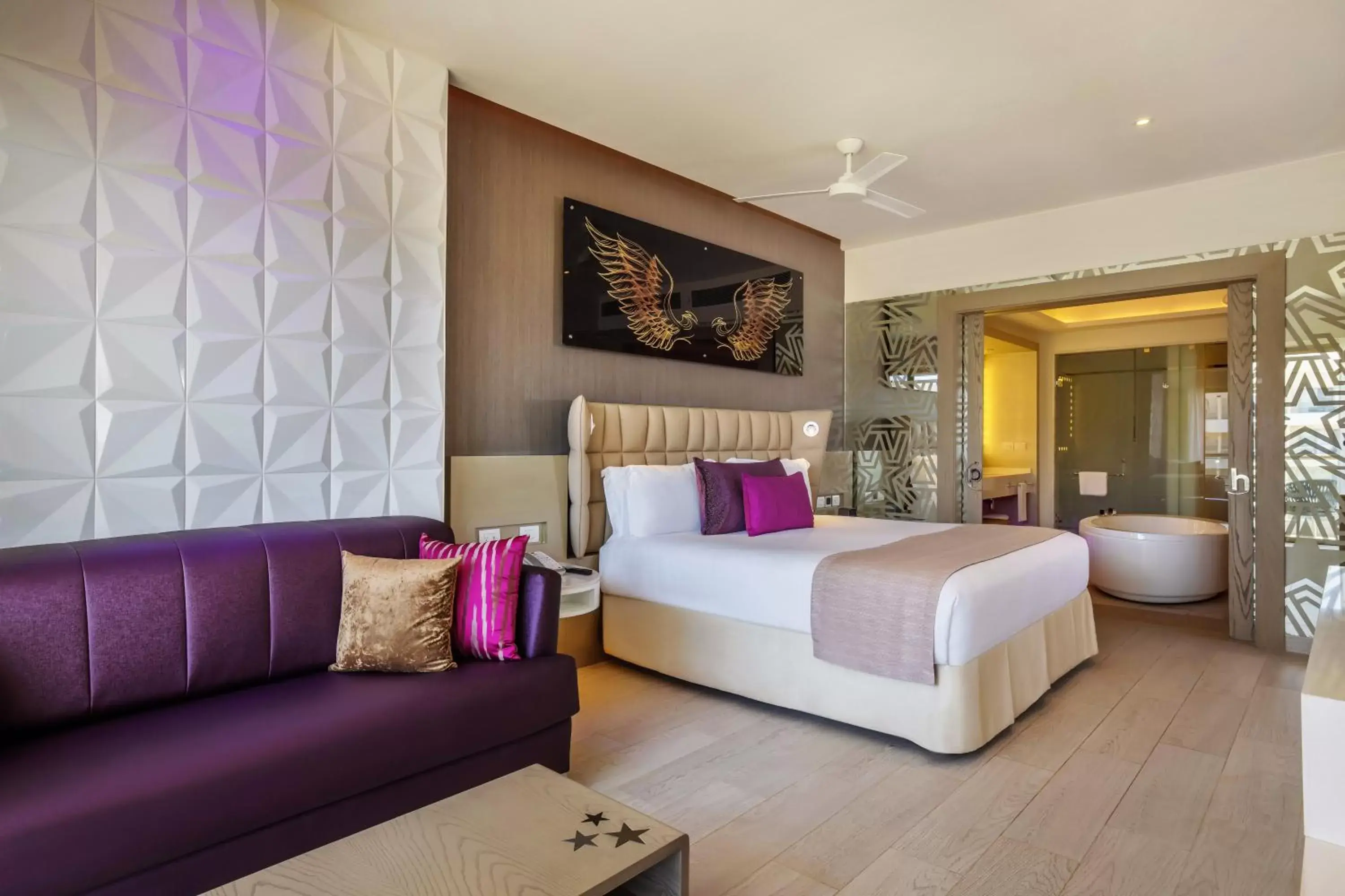 Bed in Planet Hollywood Cancun, An Autograph Collection All-Inclusive Resort