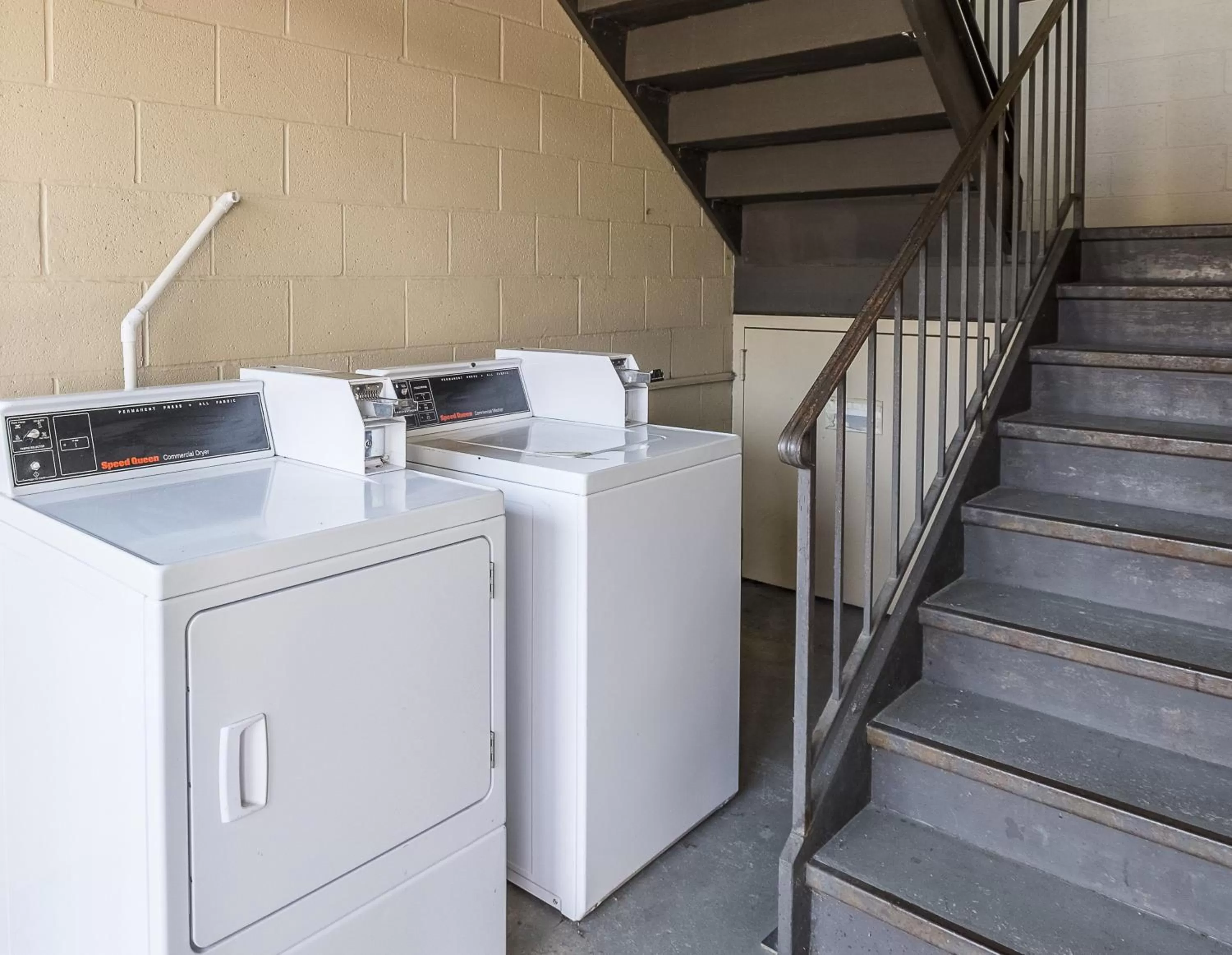 laundry in Red Roof Inn Lancaster Strasburg
