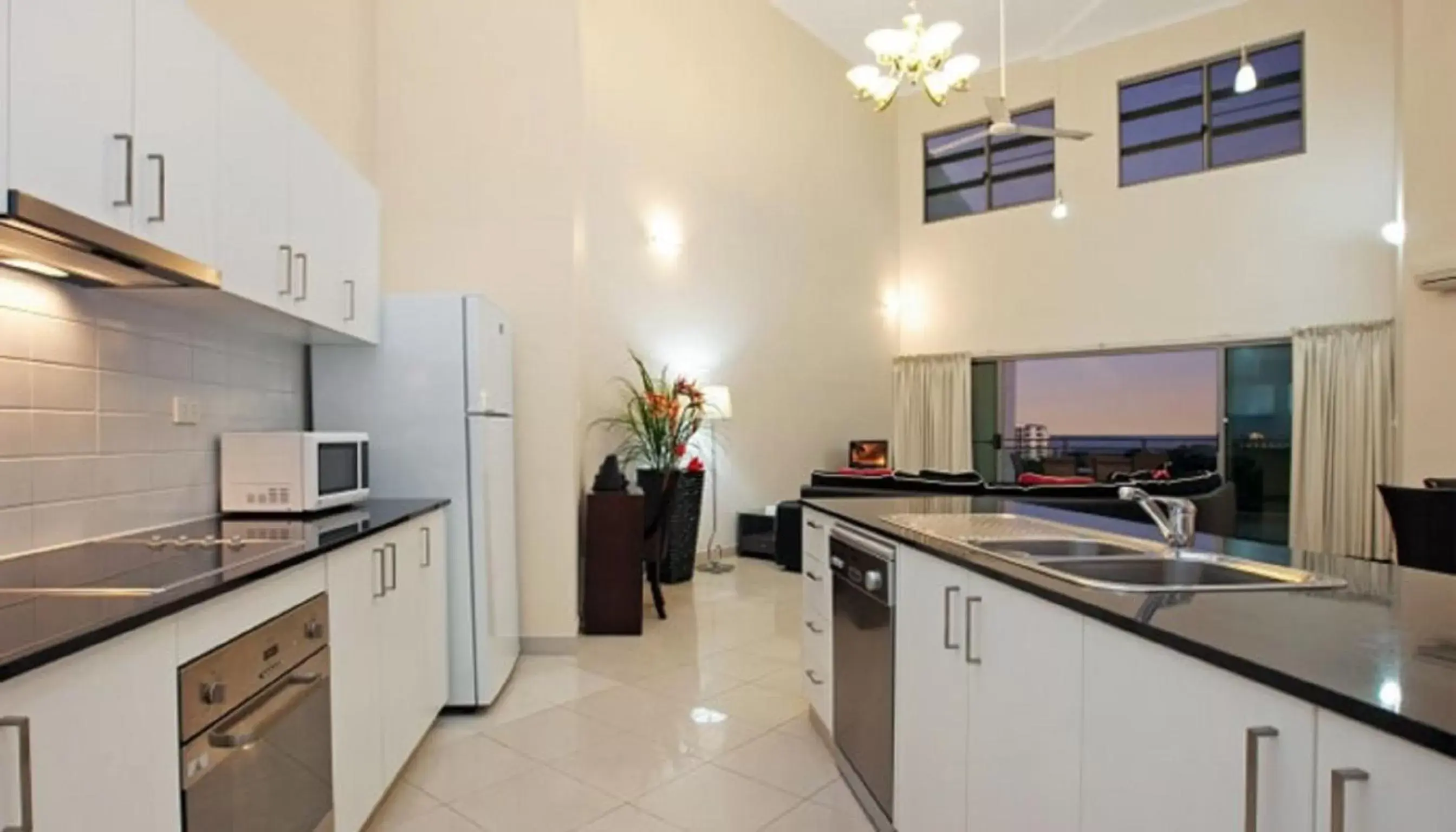 Kitchen or kitchenette, Kitchen/Kitchenette in Argus Apartments Darwin