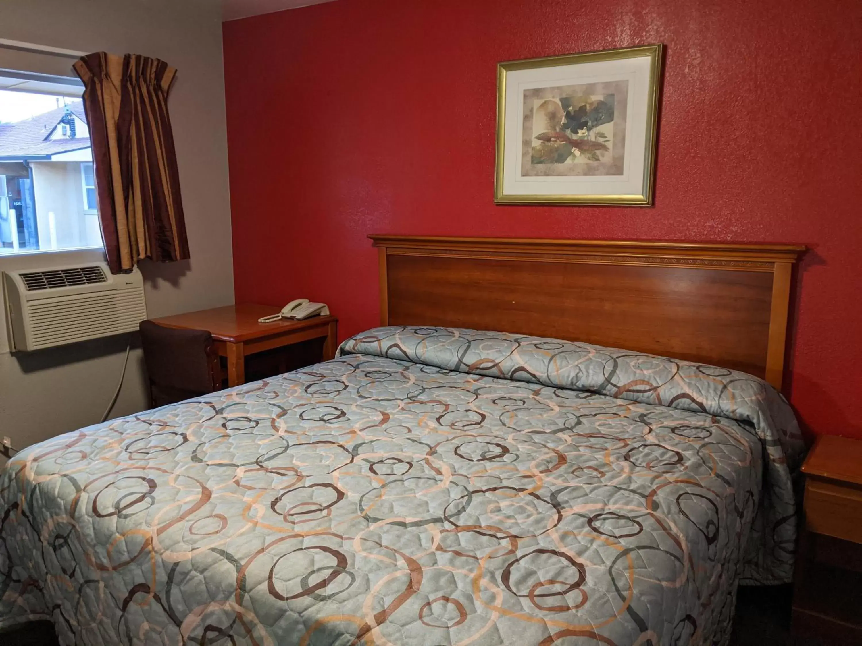 Photo of the whole room, Bed in Budget Inn El Reno