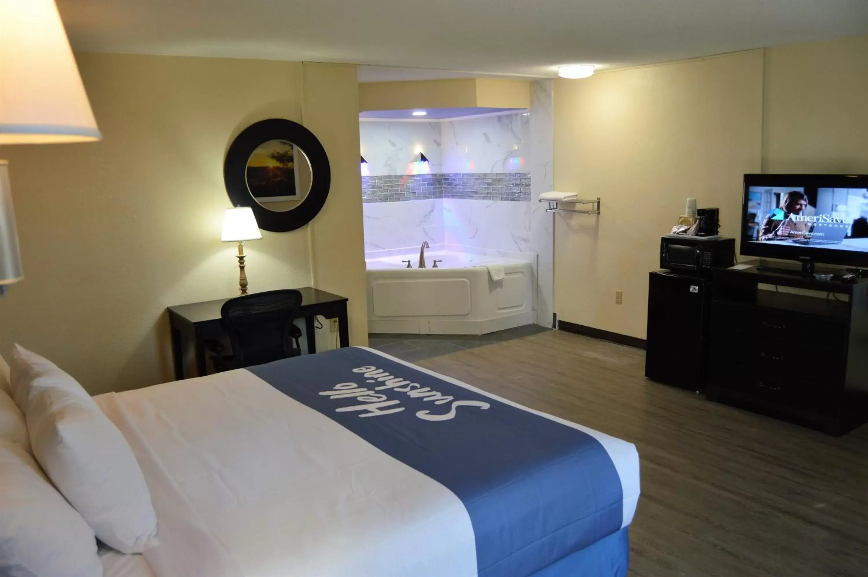 Photo of the whole room, Bed in Days Inn by Wyndham Easley West Of Greenville/Clemson Area