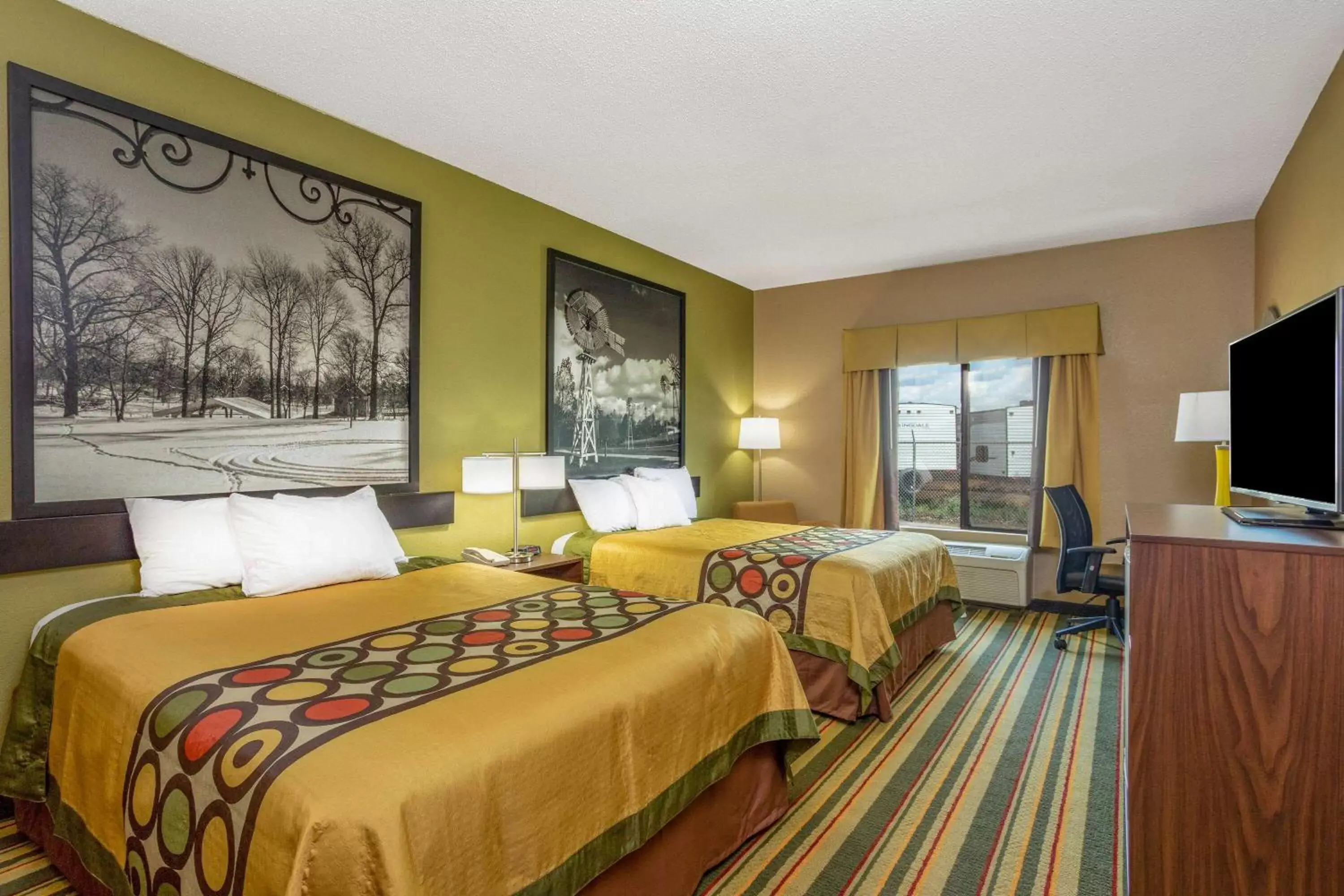 Photo of the whole room, Bed in Super 8 by Wyndham Goshen