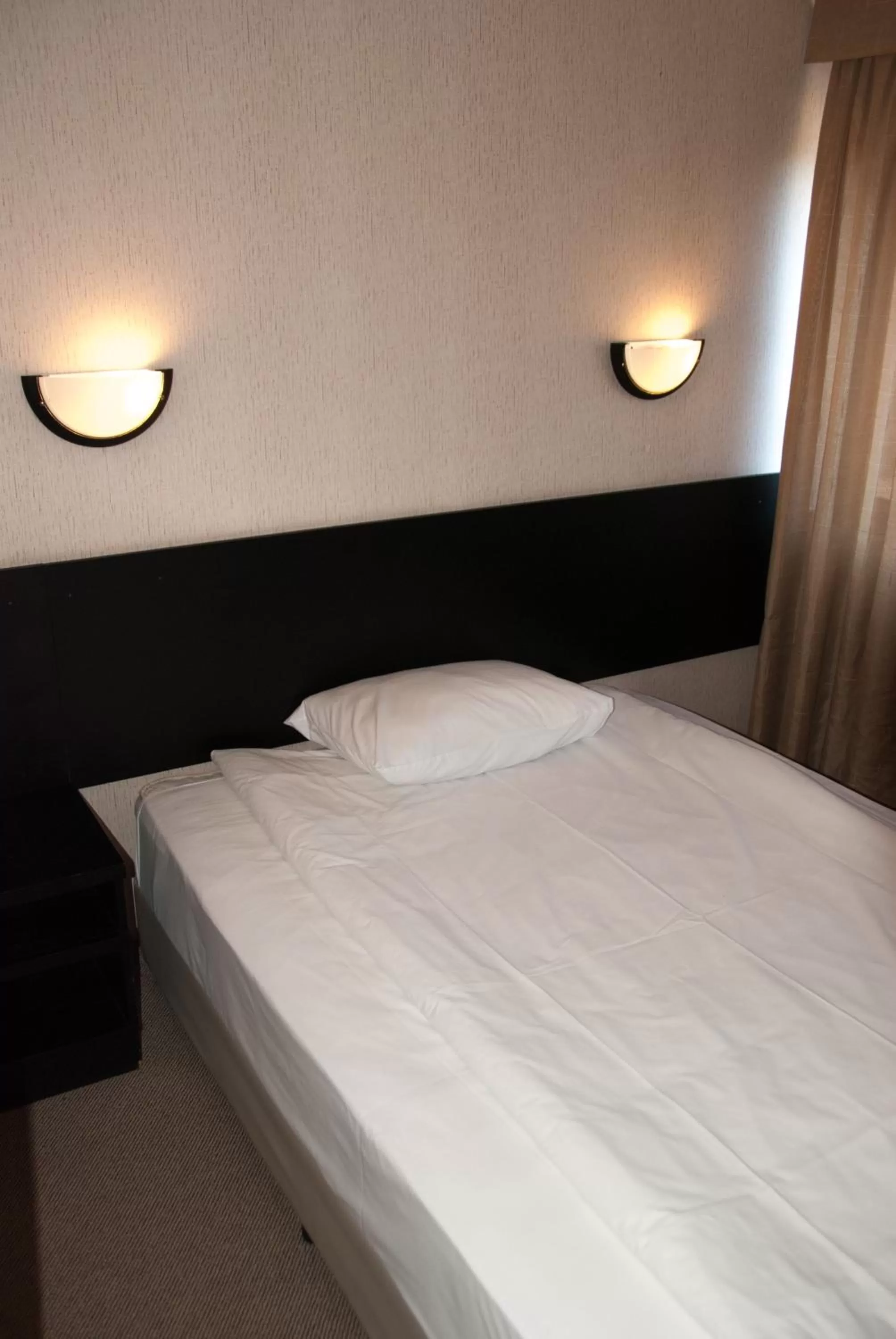 Single Room in Everest Hotel