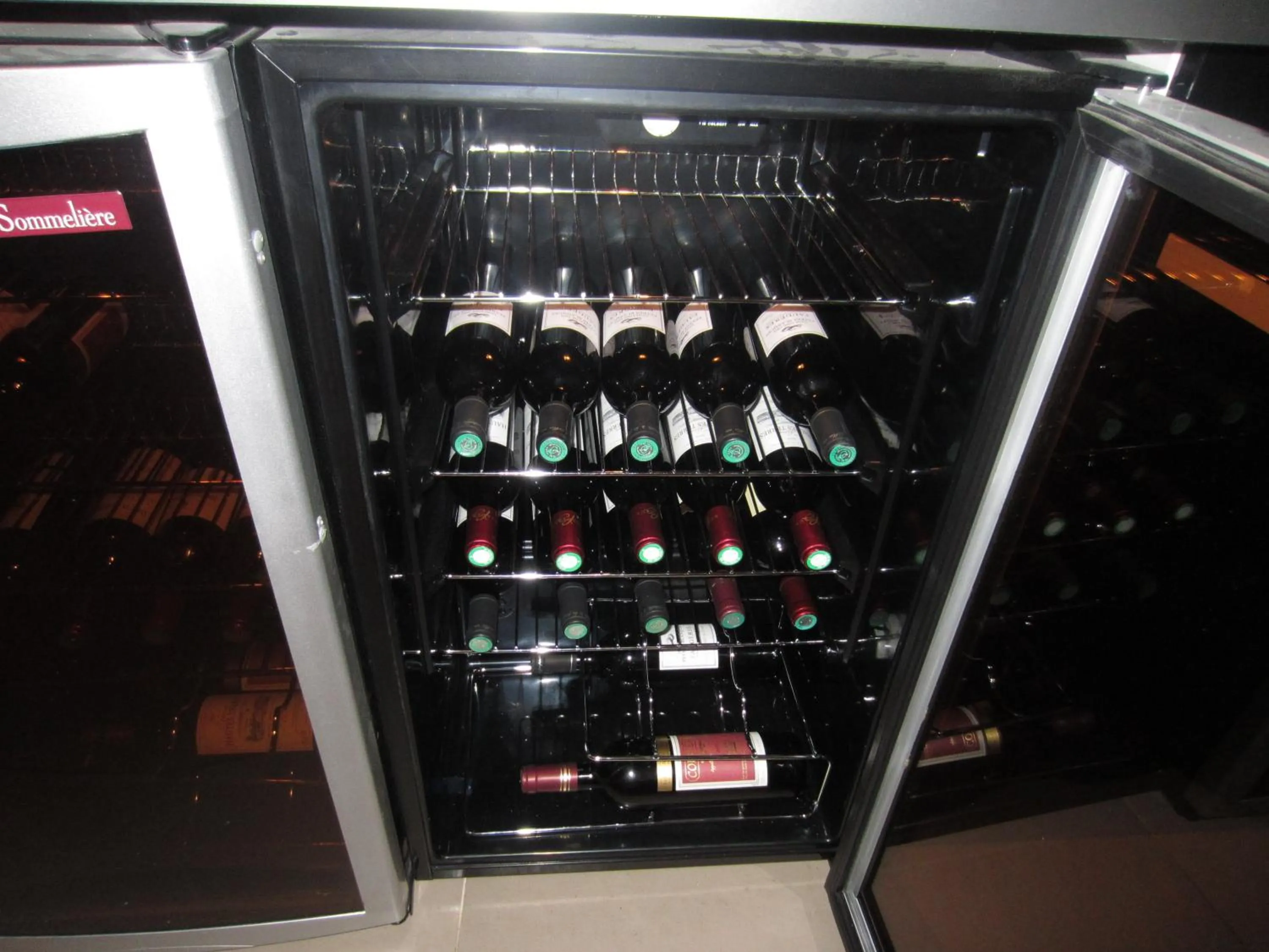 Drinks in Villa Margaux Opéra Montmartre