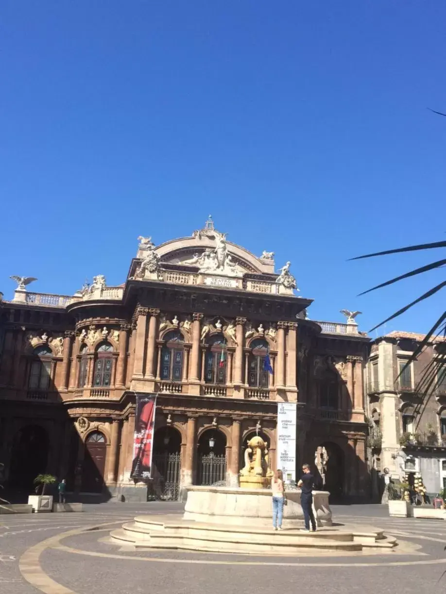 Nearby landmark, Property Building in La Collegiata Guest House