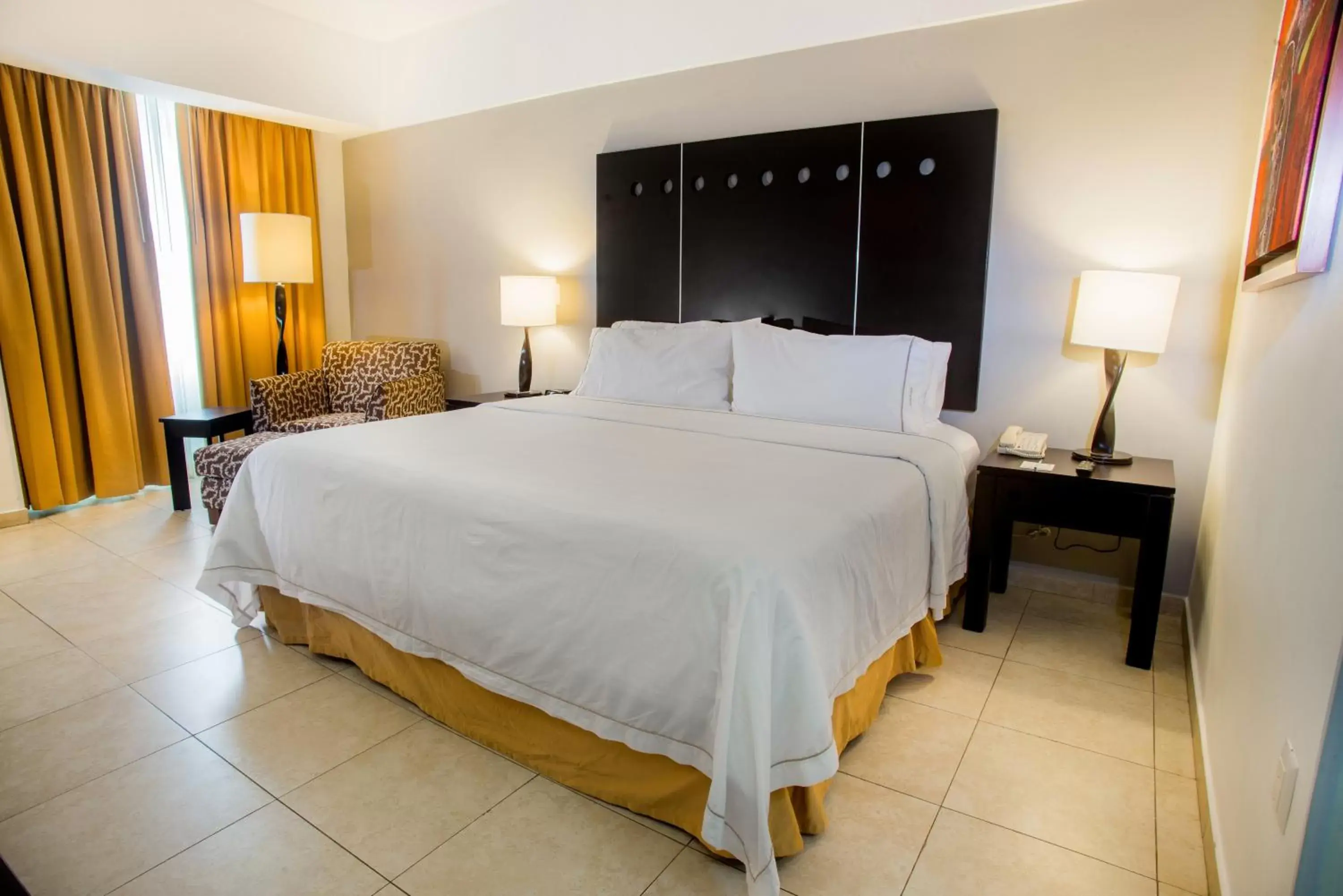 Photo of the whole room, Bed in Holiday Inn Express Tapachula, an IHG Hotel