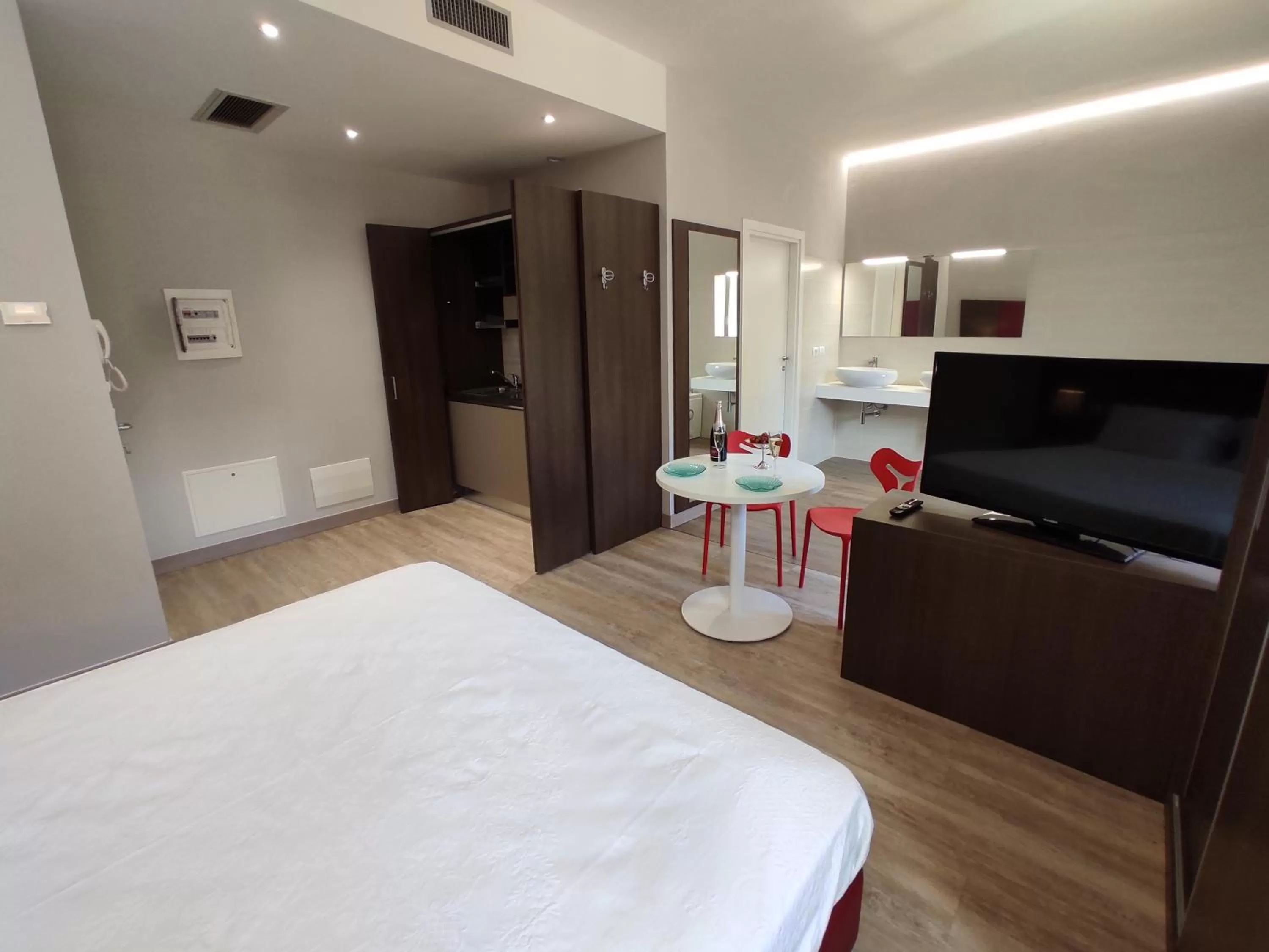 Photo of the whole room, Bed in ALBA RESIDENCE