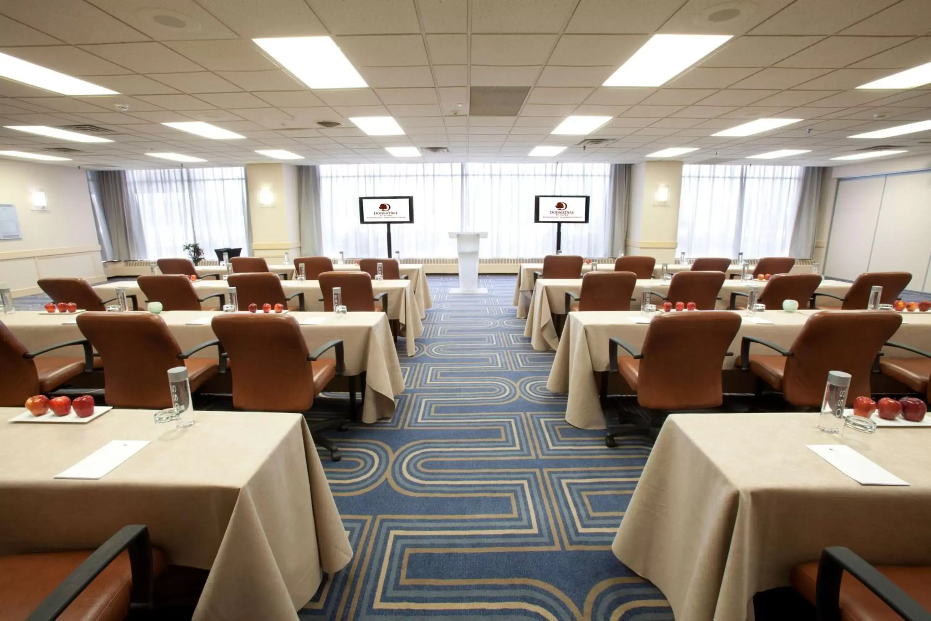 Meeting/conference room in DoubleTree by Hilton Bloomington Minneapolis South