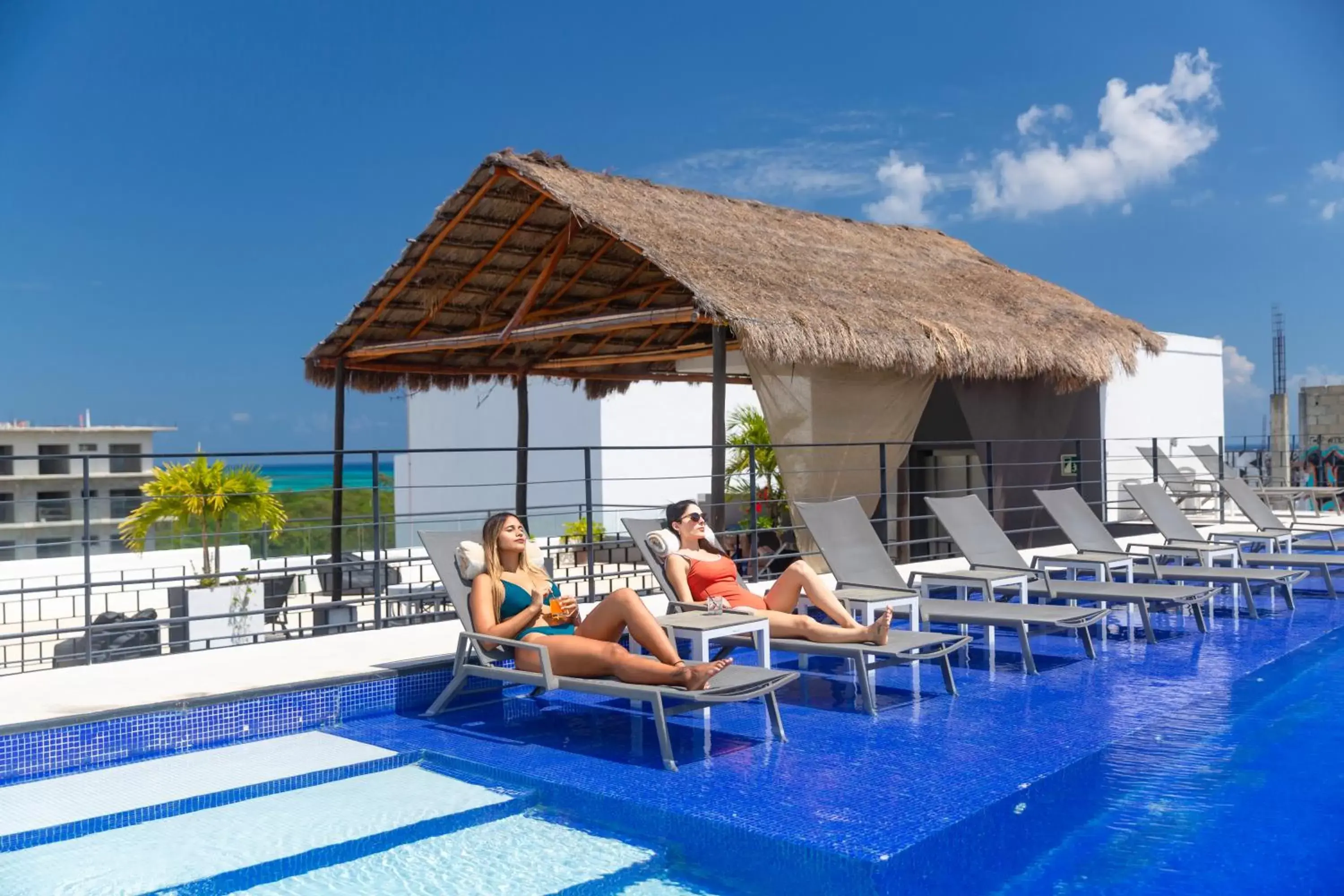 Swimming pool in Hotel 52 Playa del Carmen Swimming pool in Hotel 52 Playa del Carmen