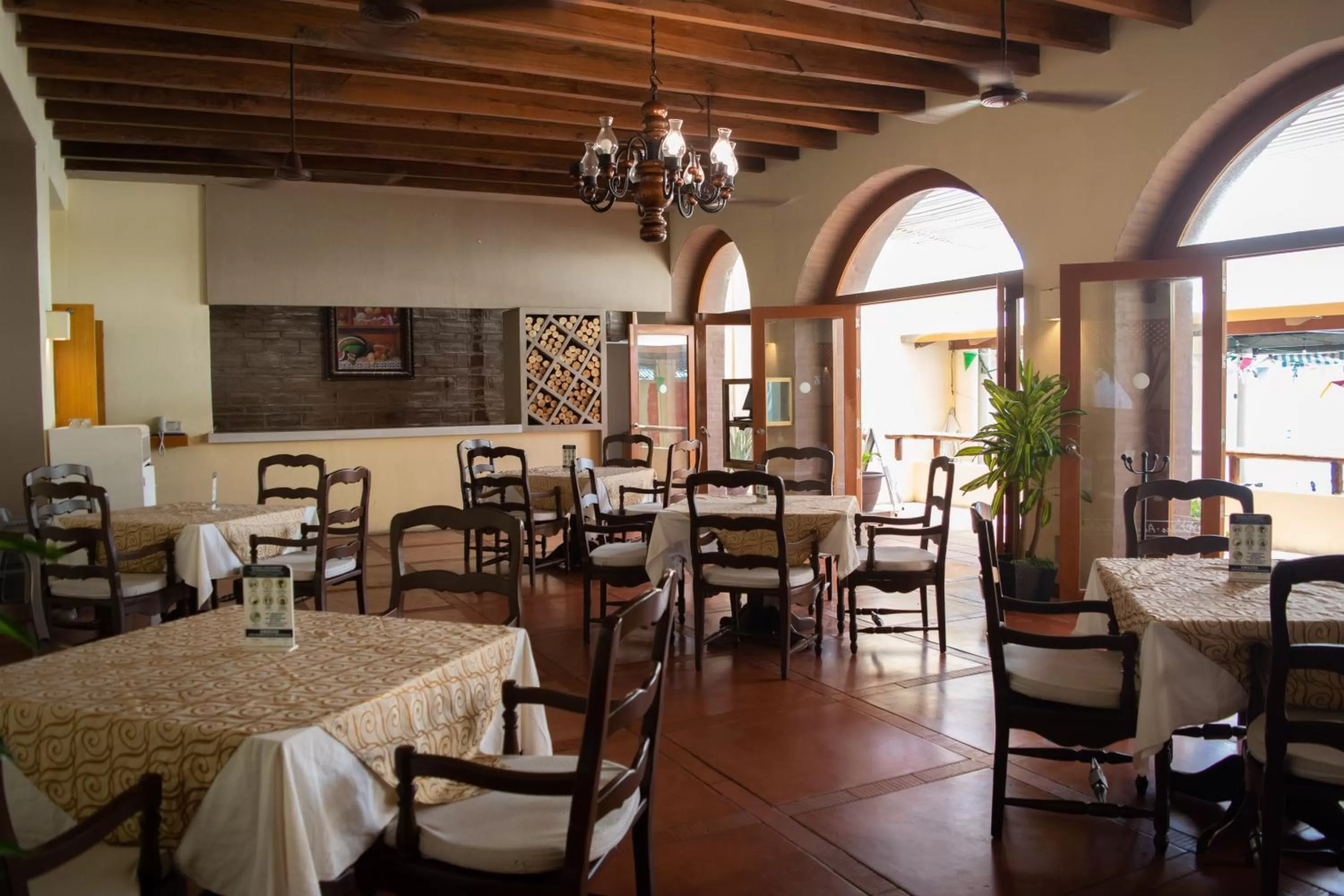 Restaurant/places to eat in Costa de Oro Beach Hotel