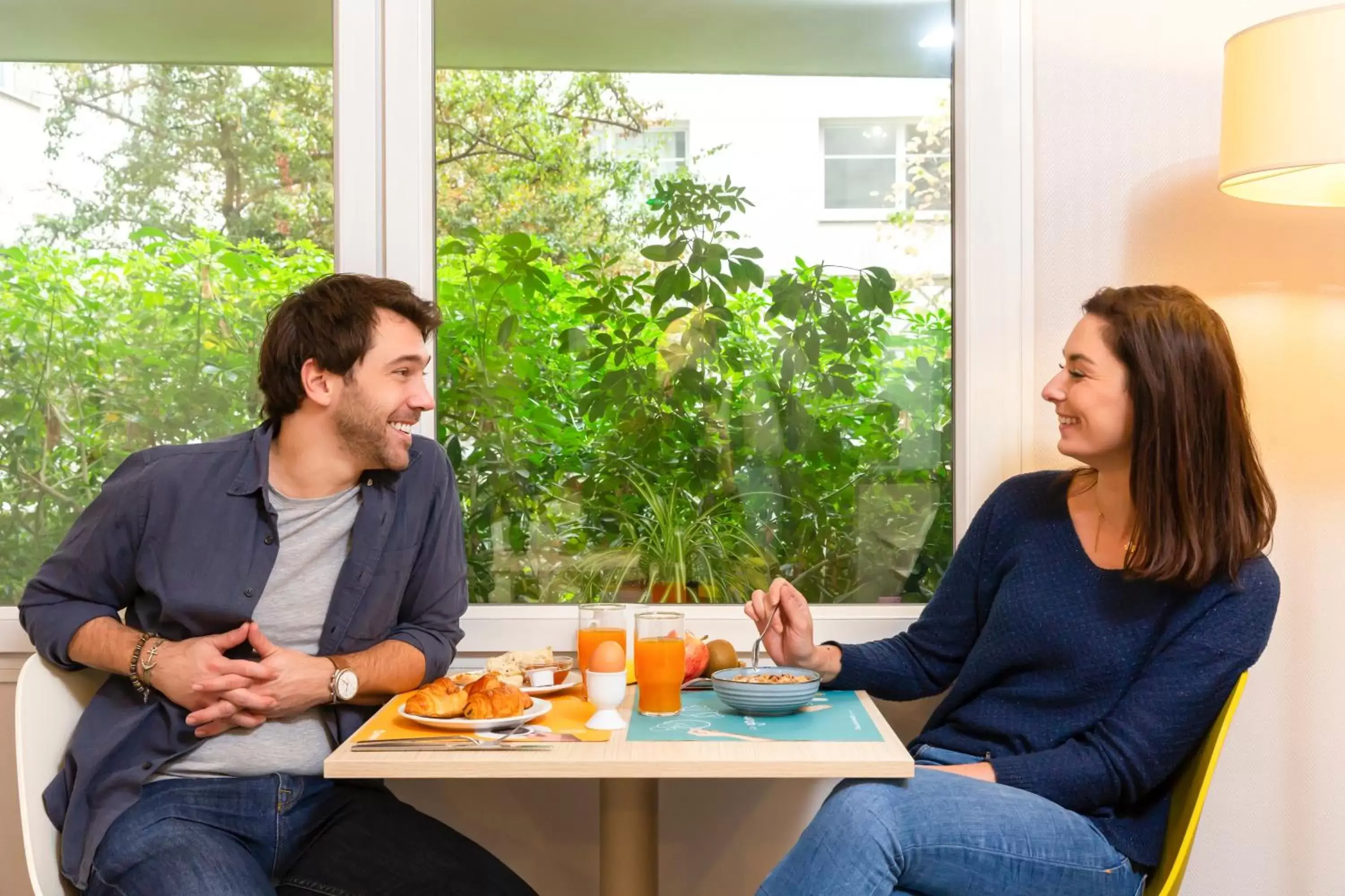 Breakfast, Guests in Aparthotel Adagio Access La Défense - Léonard De Vinci