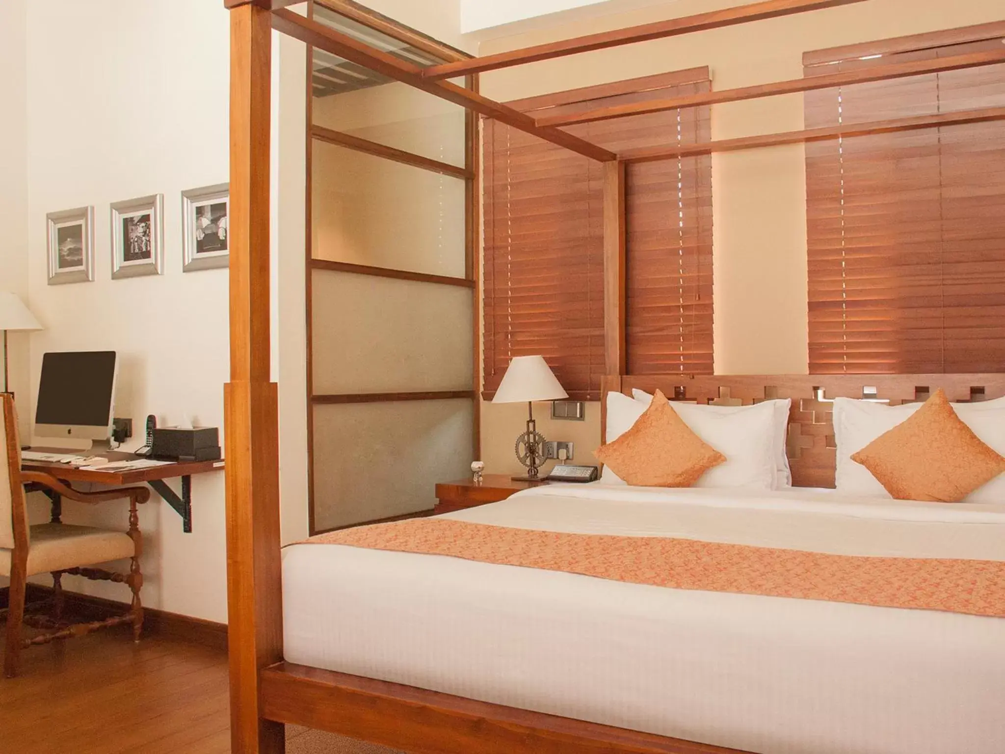 Bedroom, Bed in Colombo Court Hotel & Spa