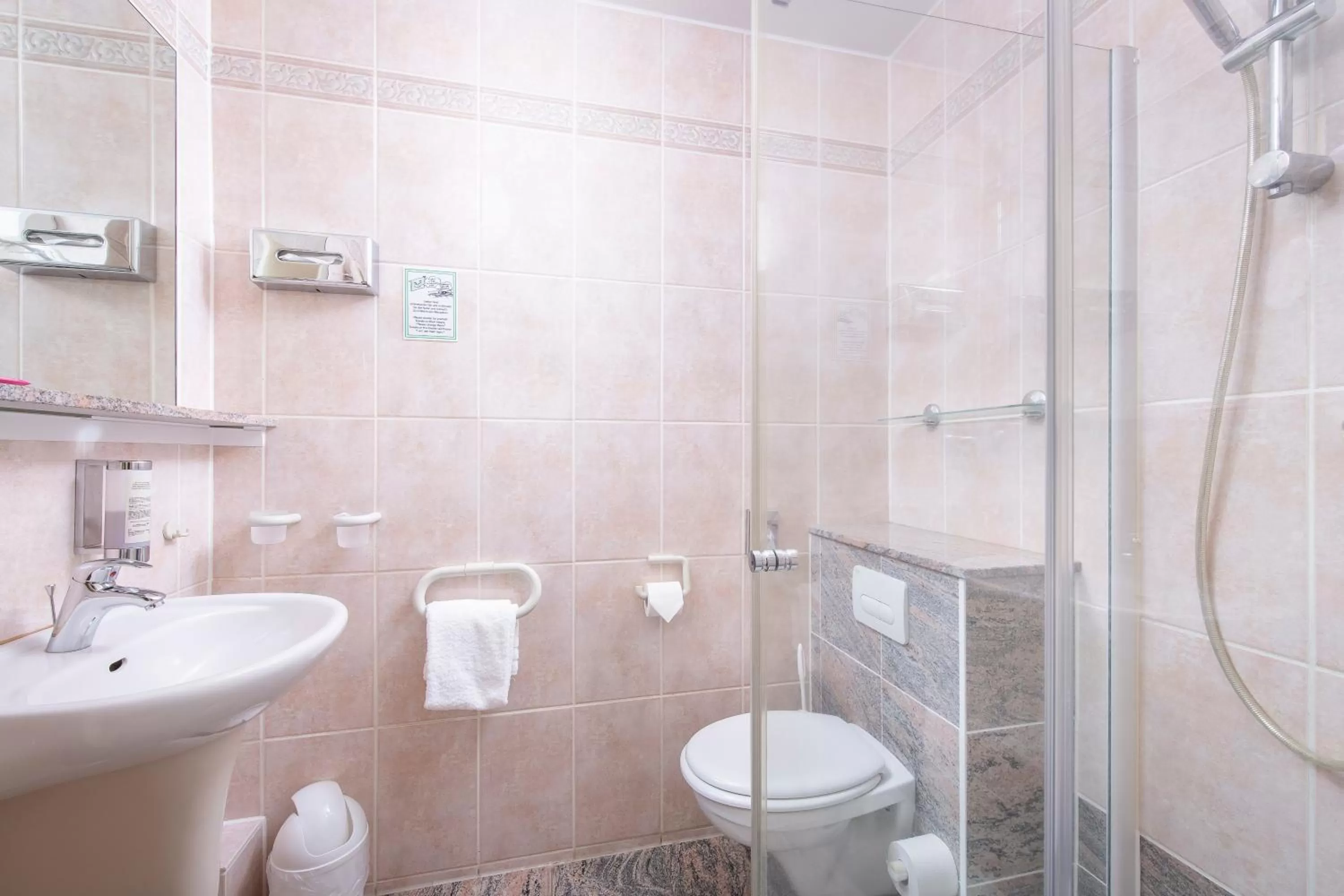 Shower in Seehotel Grunewald