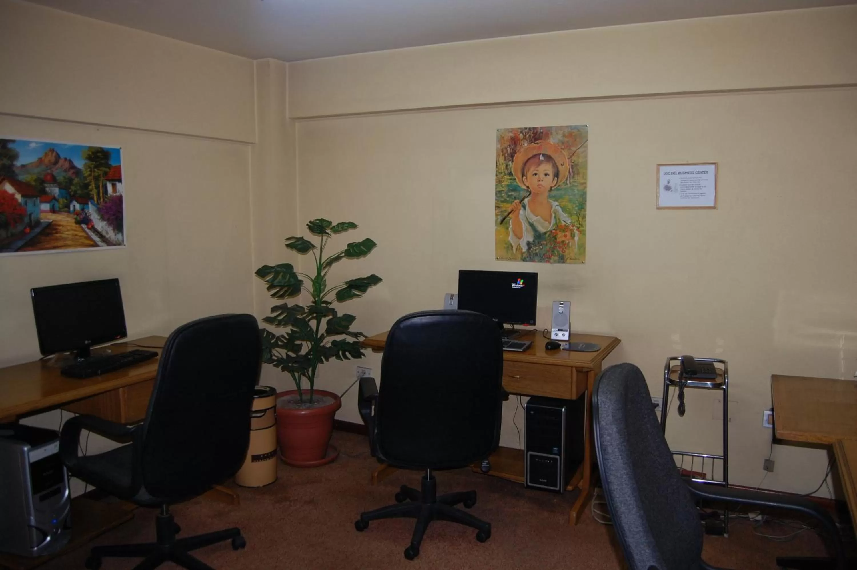 Business facilities in Cesar's Plaza Hotel