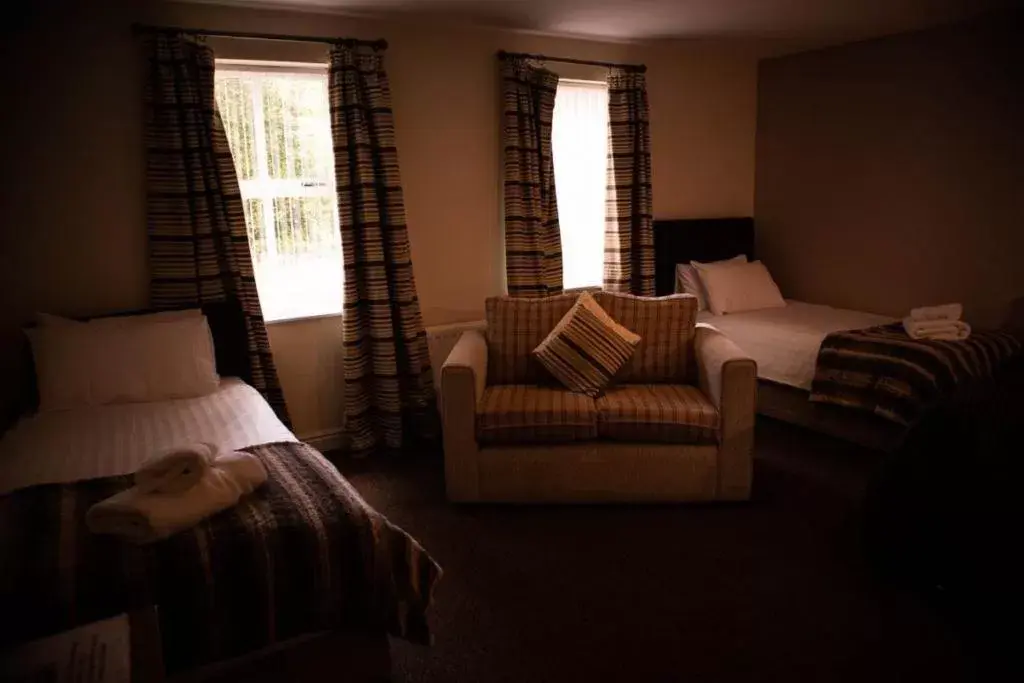 Bedroom, Bed in The Oaks Hotel