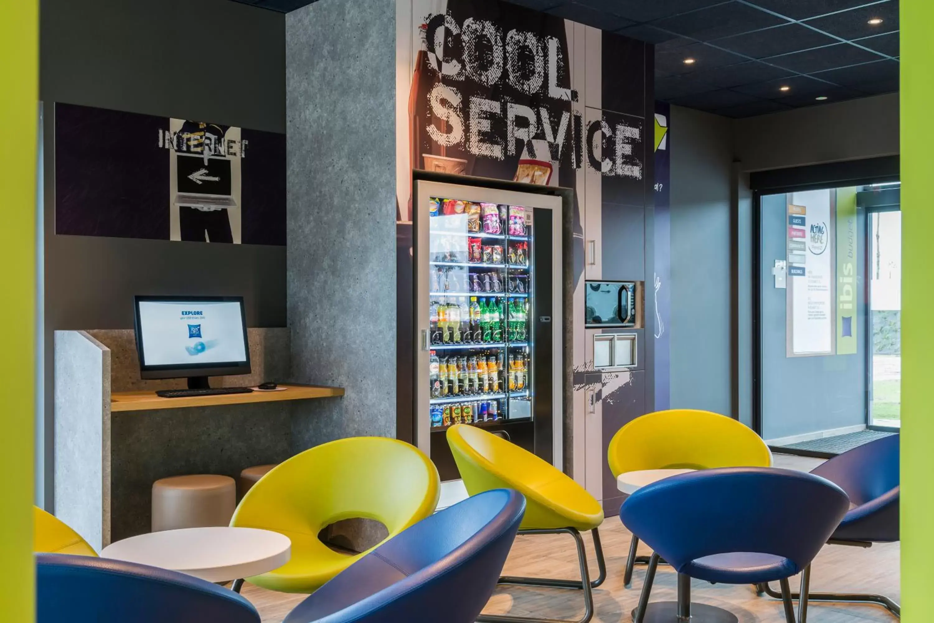 Lounge or bar in ibis budget Blankenberge