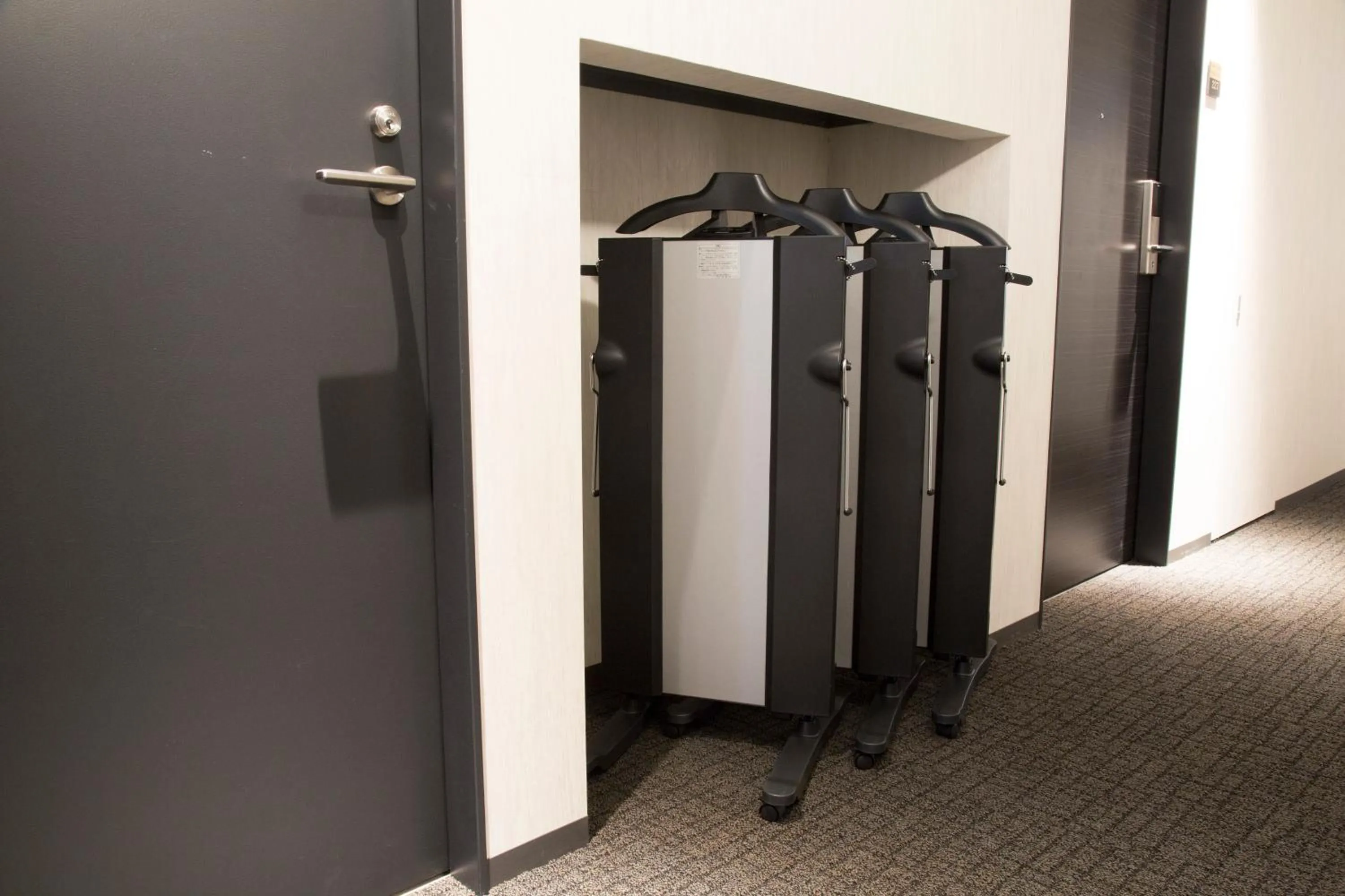 trouser press in Shizutetsu Hotel Prezio Kyoto Shijo