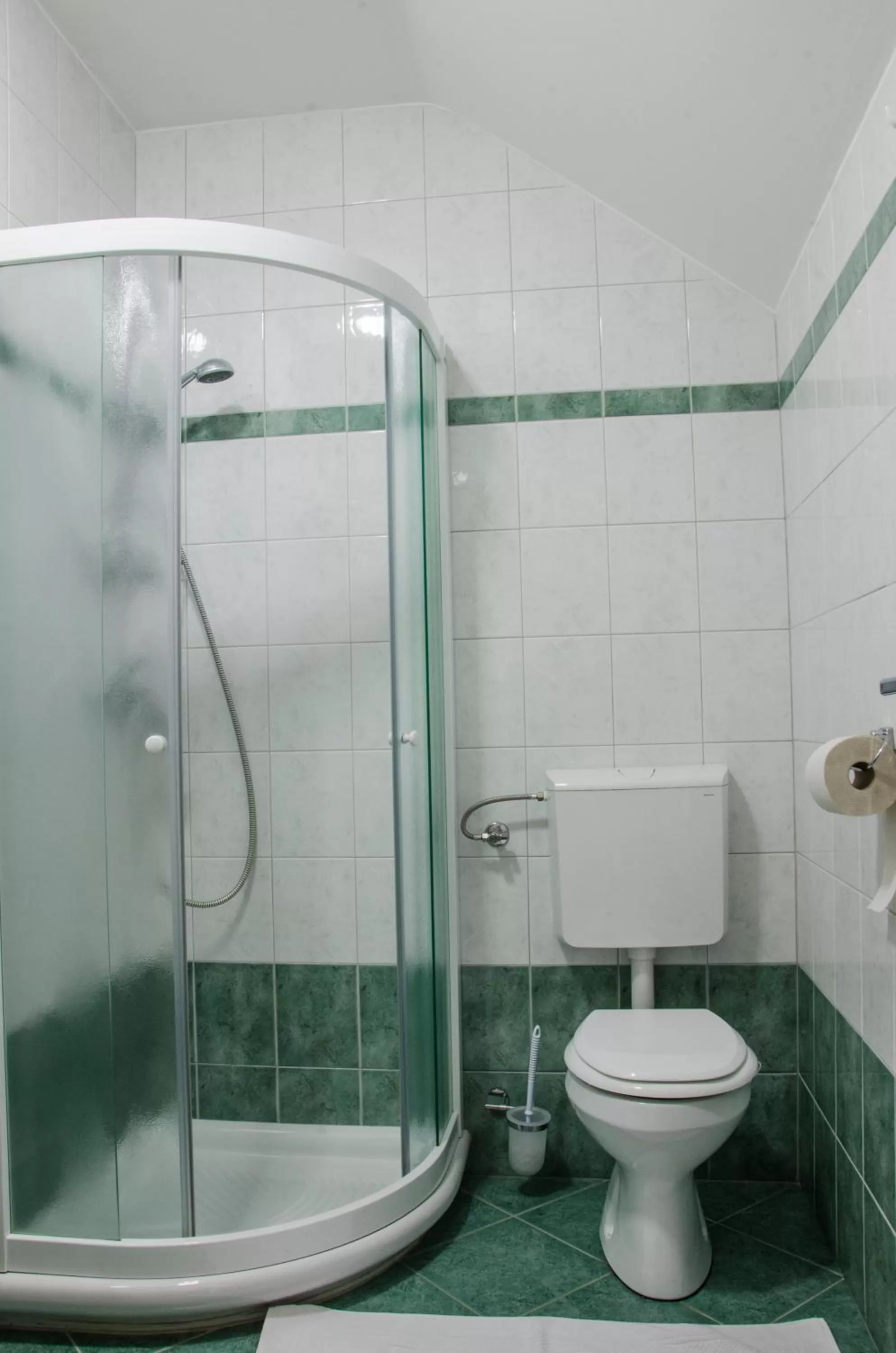 Shower in Miškar Rooms
