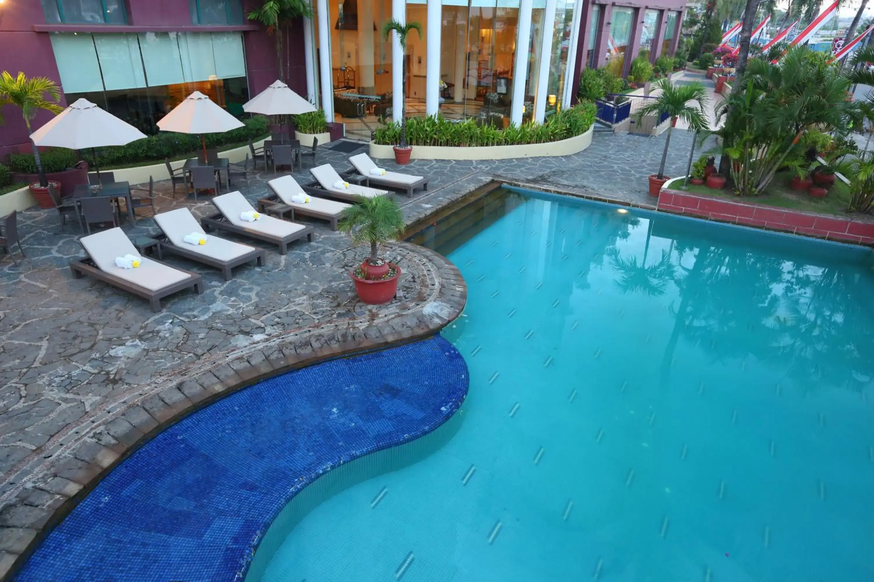 Property building, Swimming Pool in Aryaduta Makassar