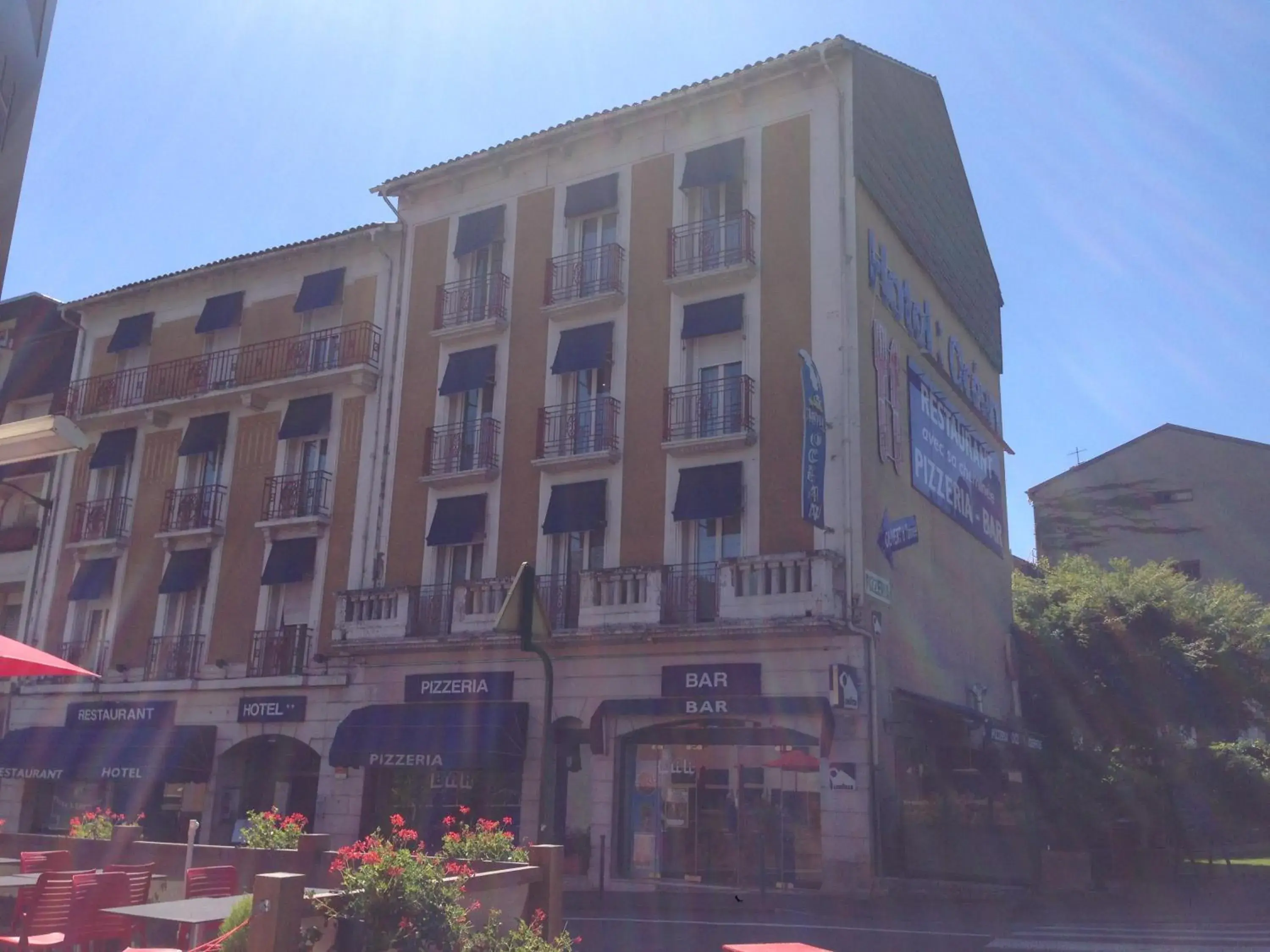 Facade/entrance, Property Building in Hôtel Océan