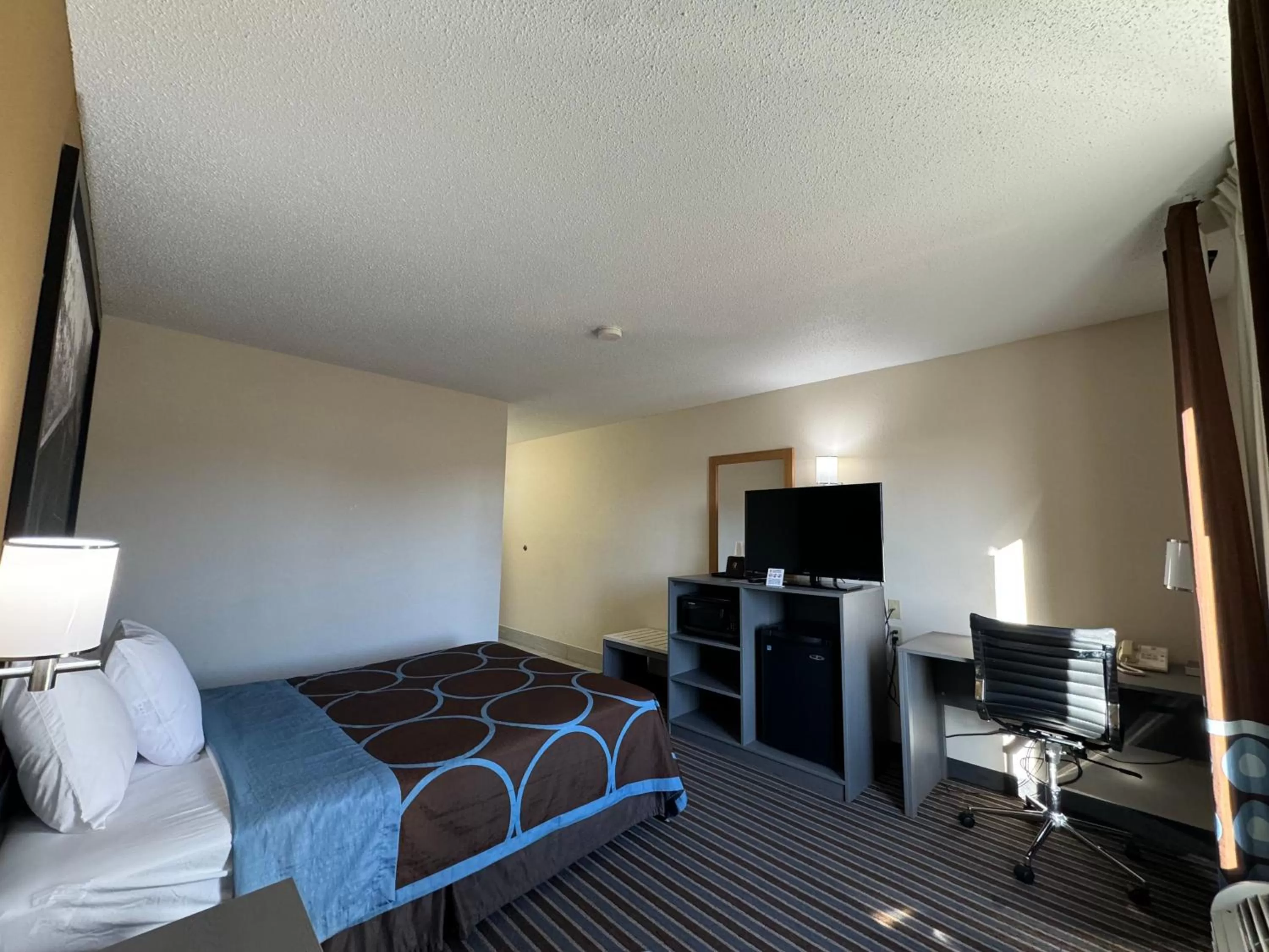 Photo of the whole room, Bed in Super 8 by Wyndham Columbia Clark Lane