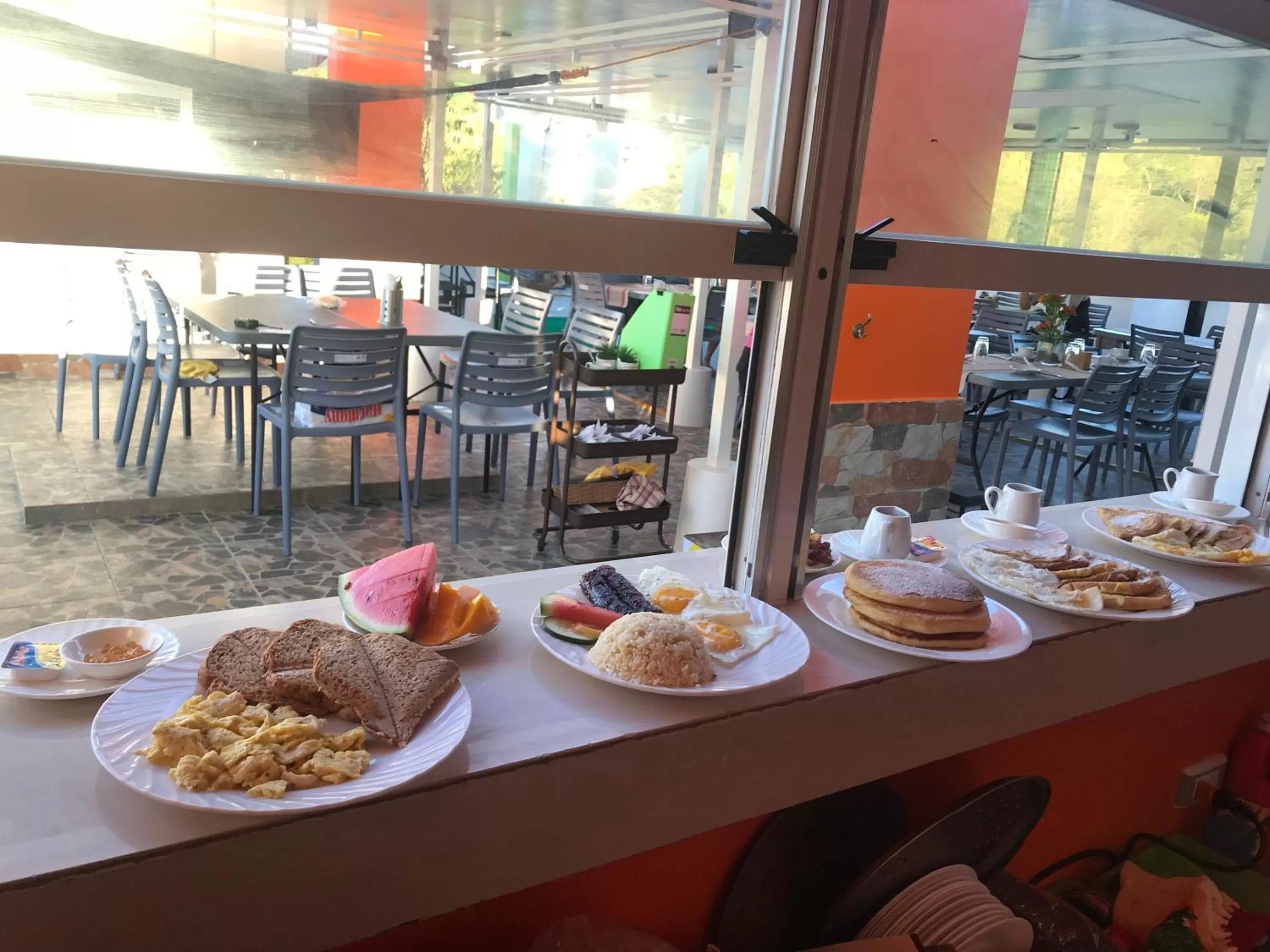 Restaurant/places to eat in SunValley Tourist Inn