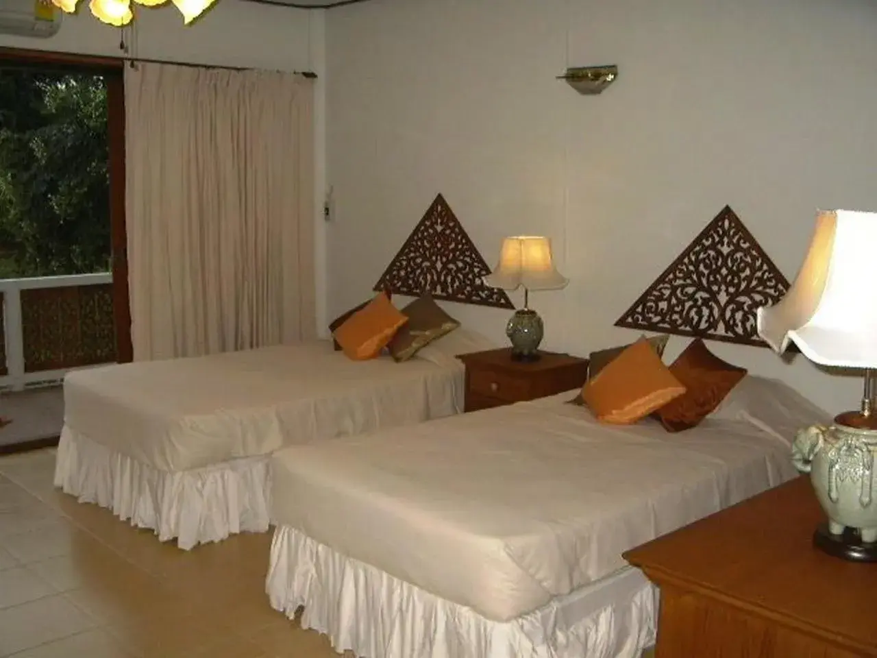 Bedroom, Bed in Ruen Thai Rim Haad Resort