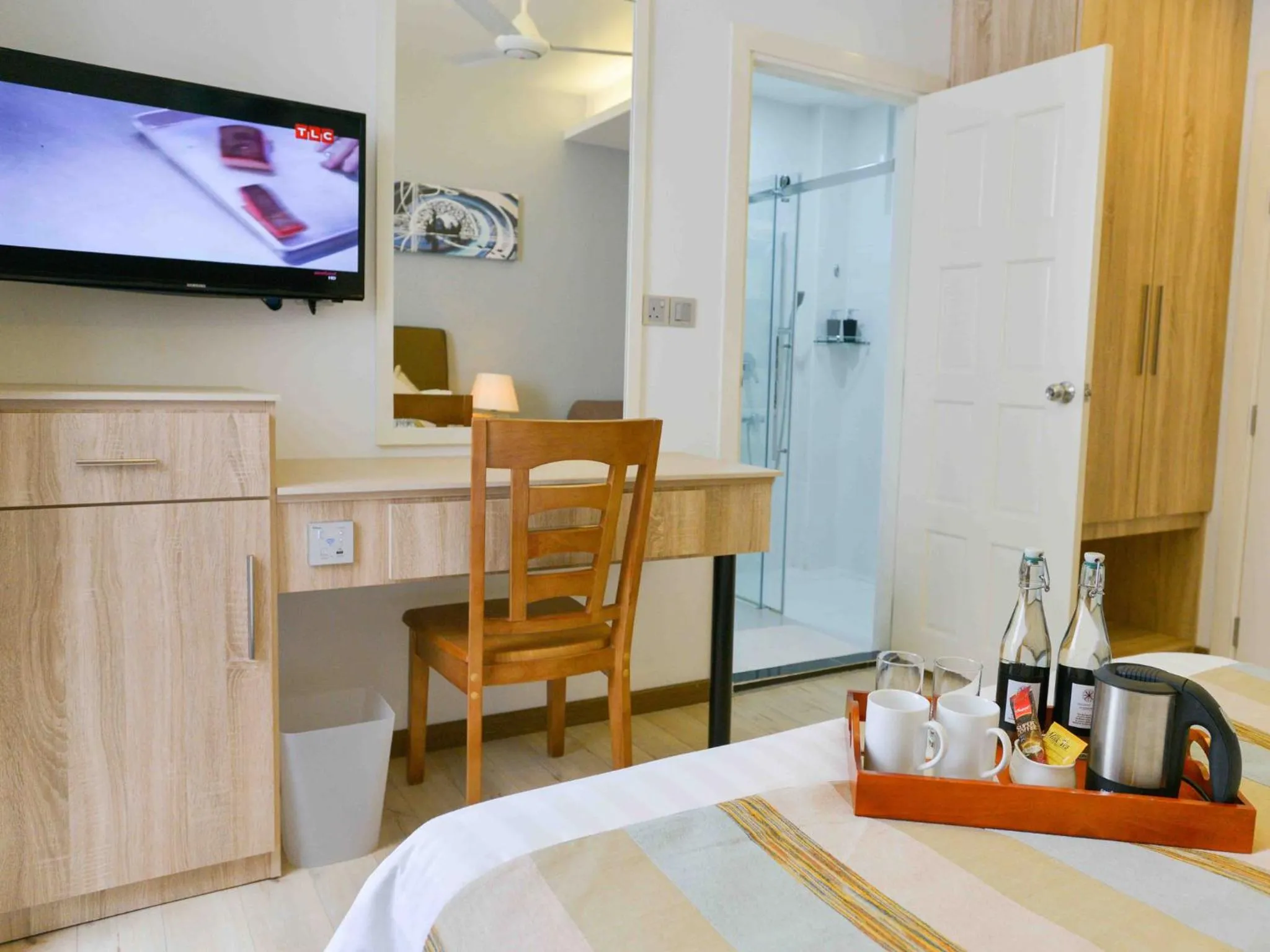 TV and multimedia, Bed in Coconut Tree Hulhuvilla Beach