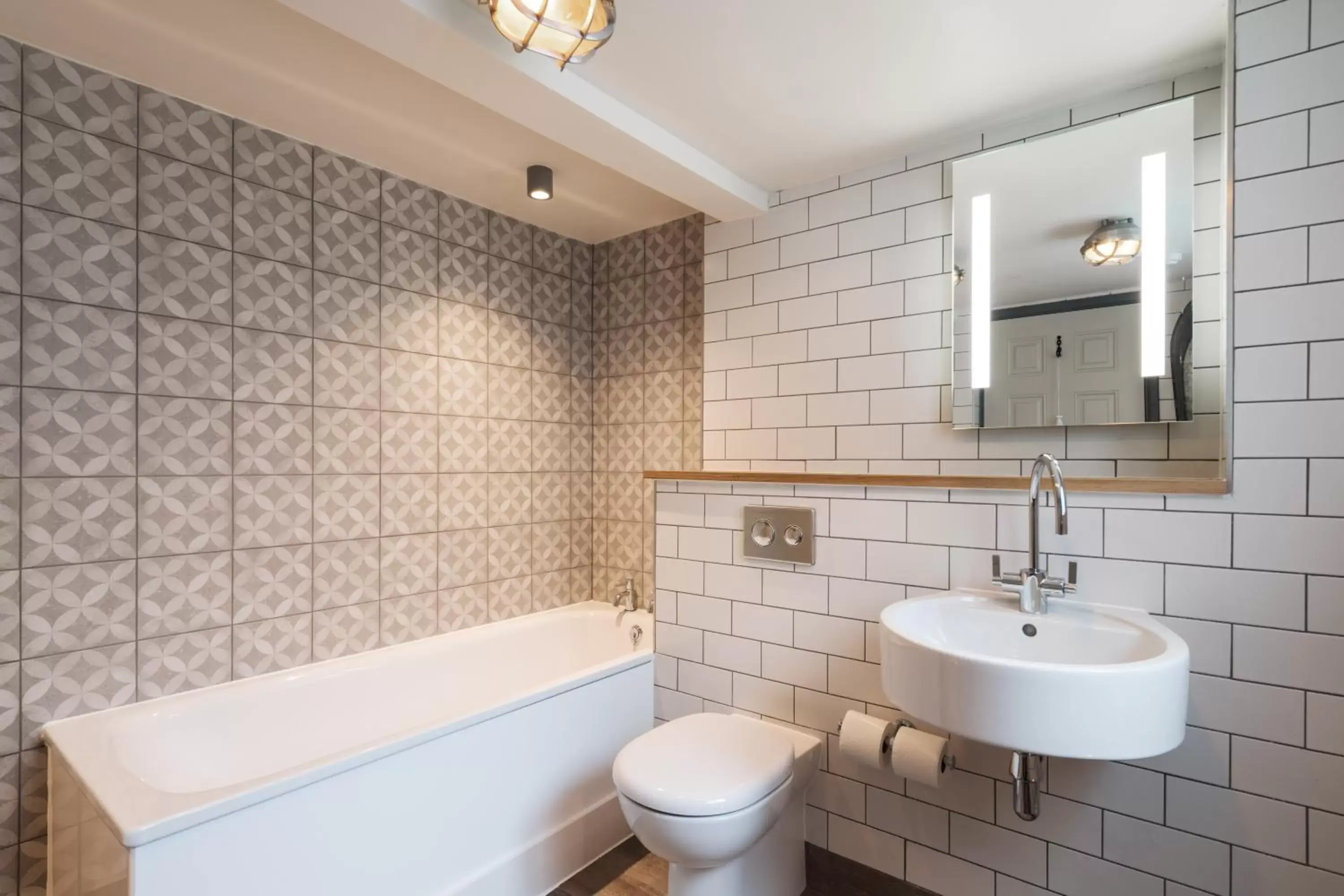 Toilet, Bathroom in Lifeboat Inn