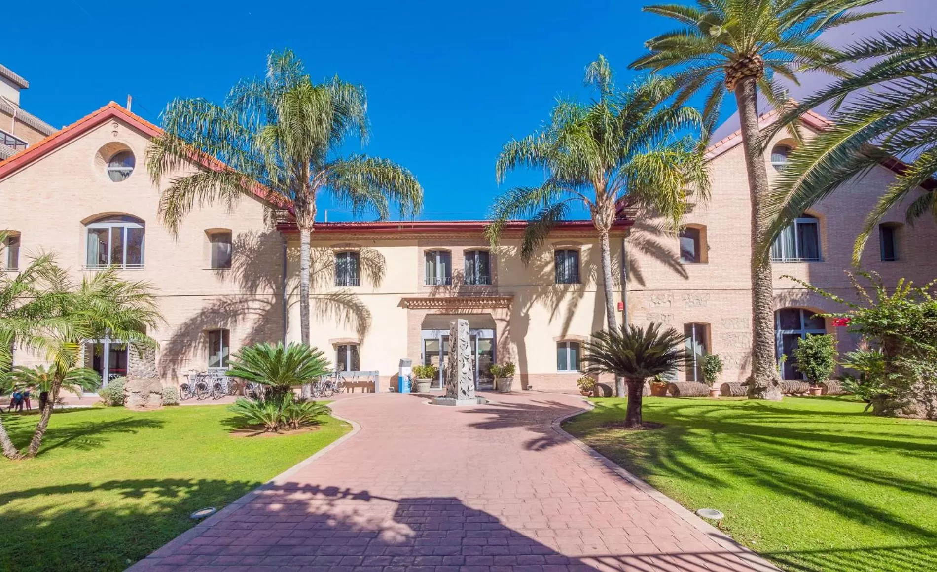 Facade/entrance in DWO Valencia