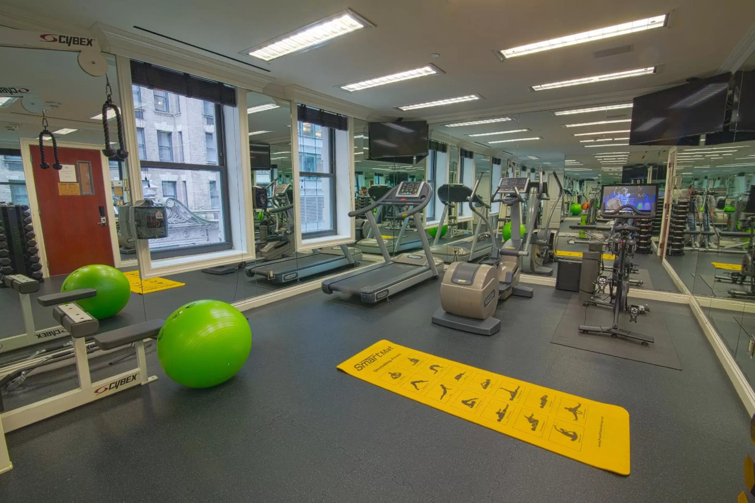 Fitness centre/facilities, Fitness Center/Facilities in Iroquois New York Times Square