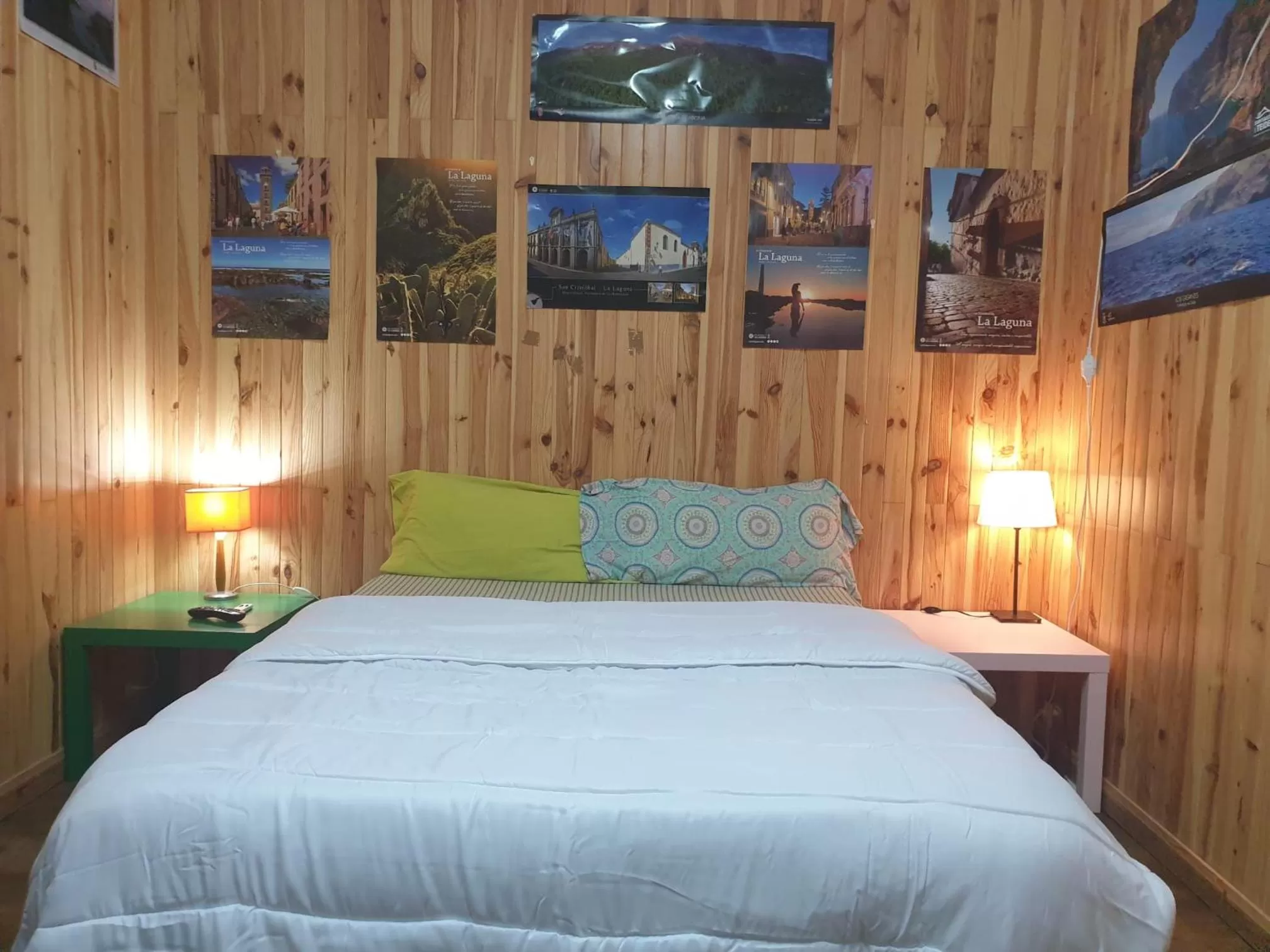 Bed in Tenerife Rooms S. C.