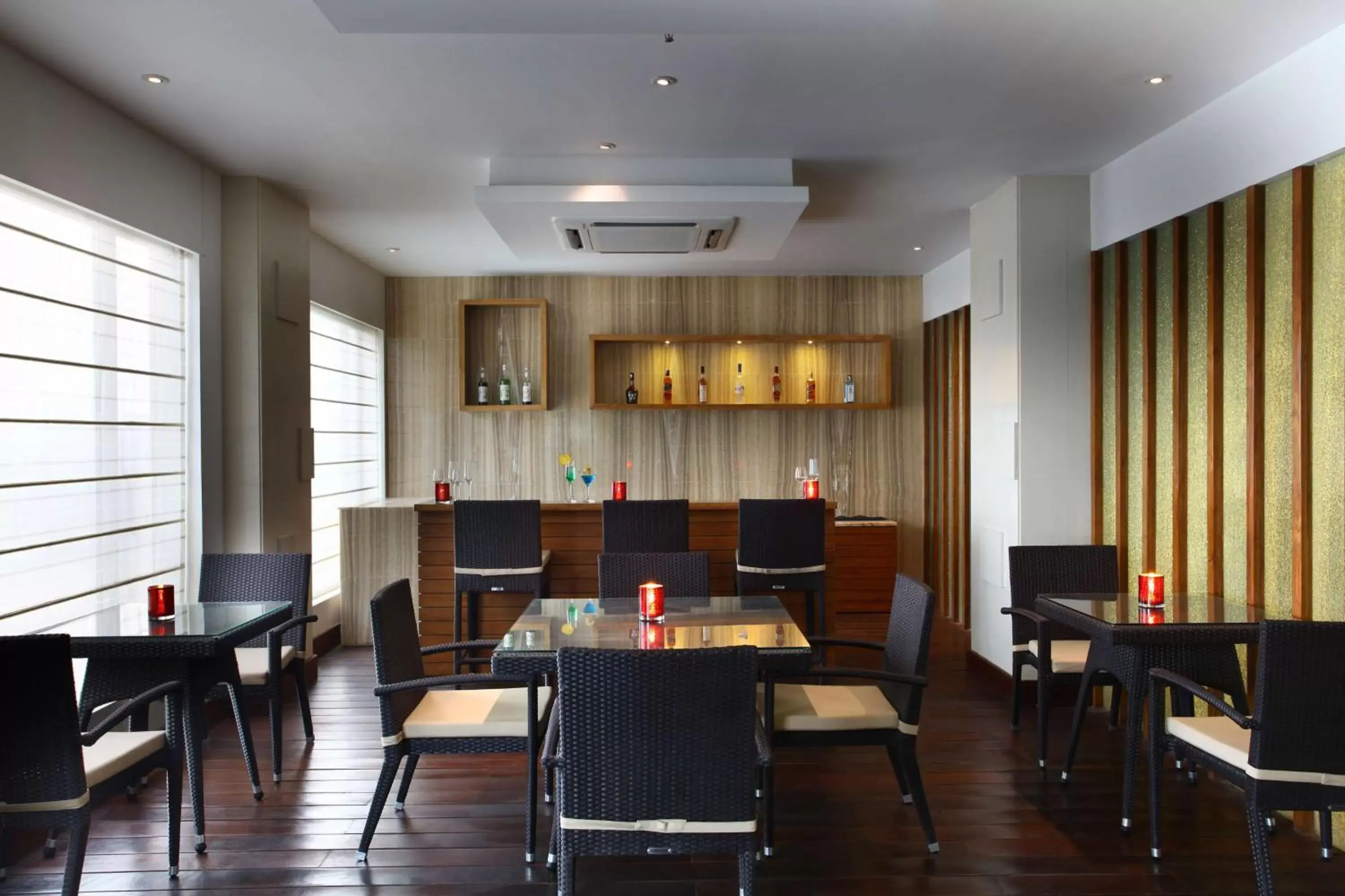 Lounge or bar, Restaurant/Places to Eat in Park Plaza Shahdara