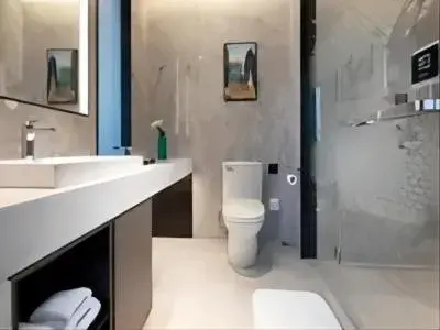 Bathroom in Hampton By Hilton Hangzhou Future Sign Technology City