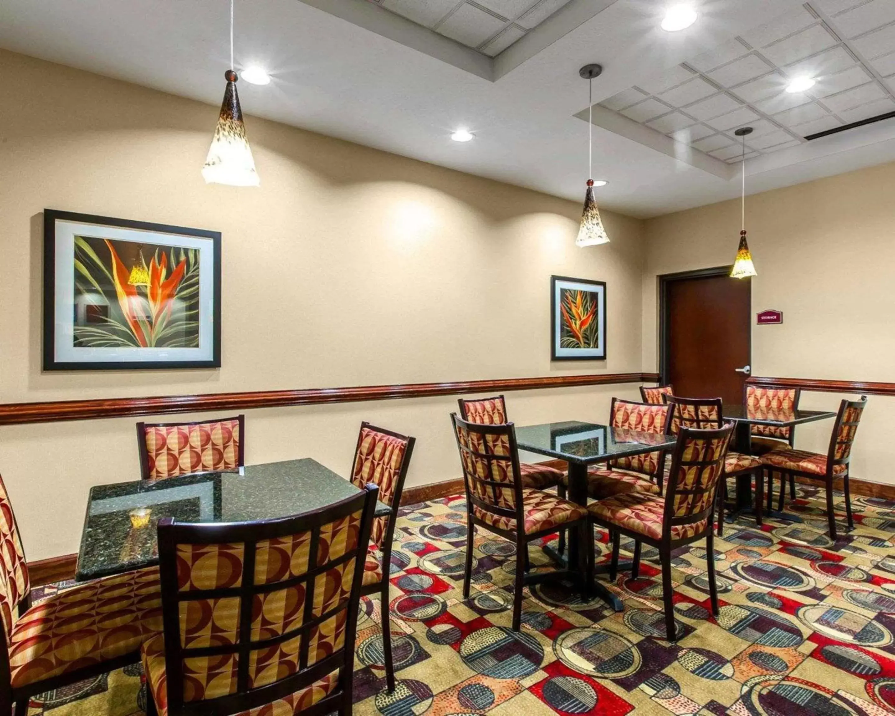 Restaurant/places to eat in Comfort Suites Waycross Restaurant/places to eat in Comfort Suites Waycross