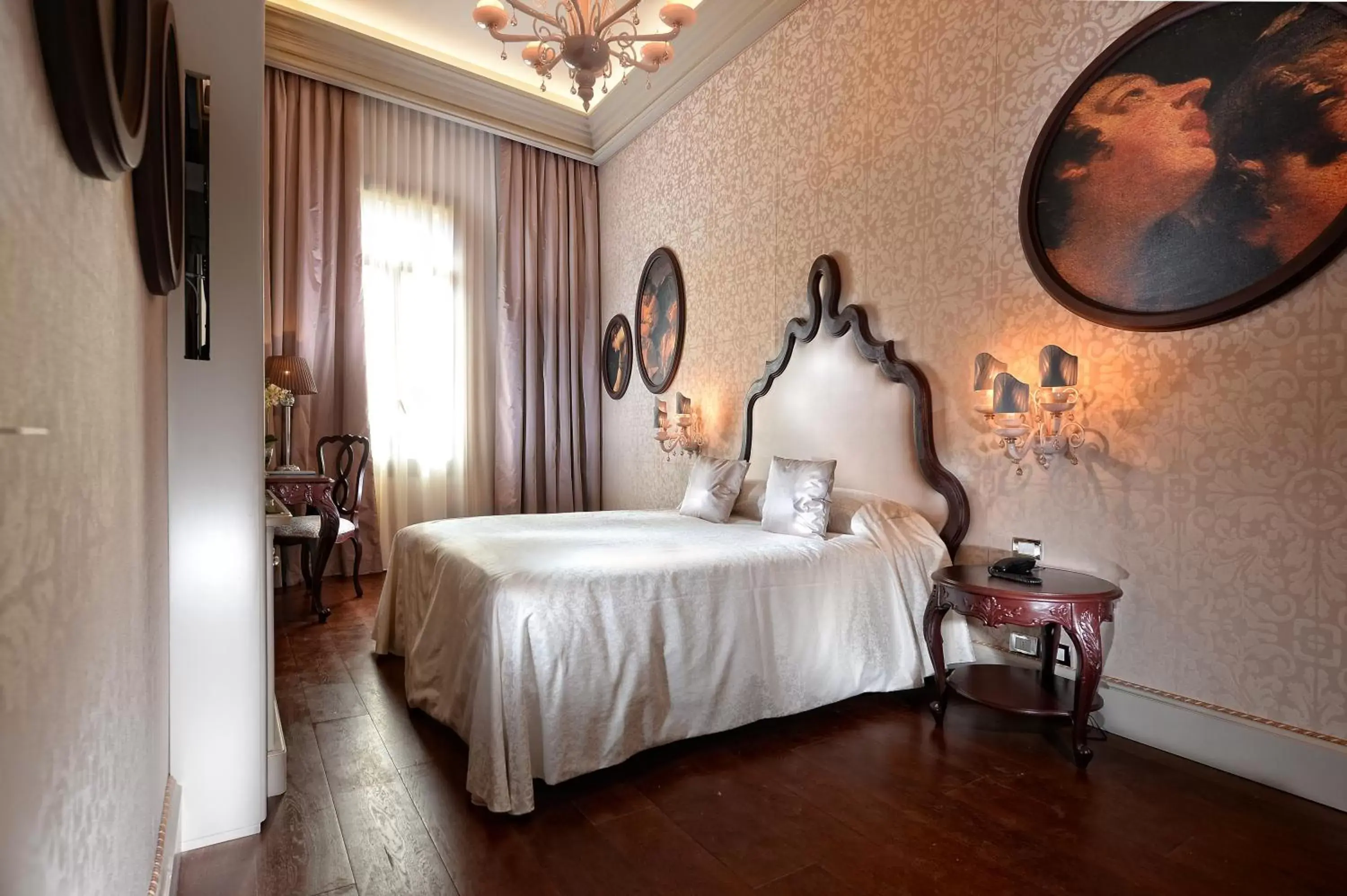 Photo of the whole room, Bed in Palazzetto Madonna