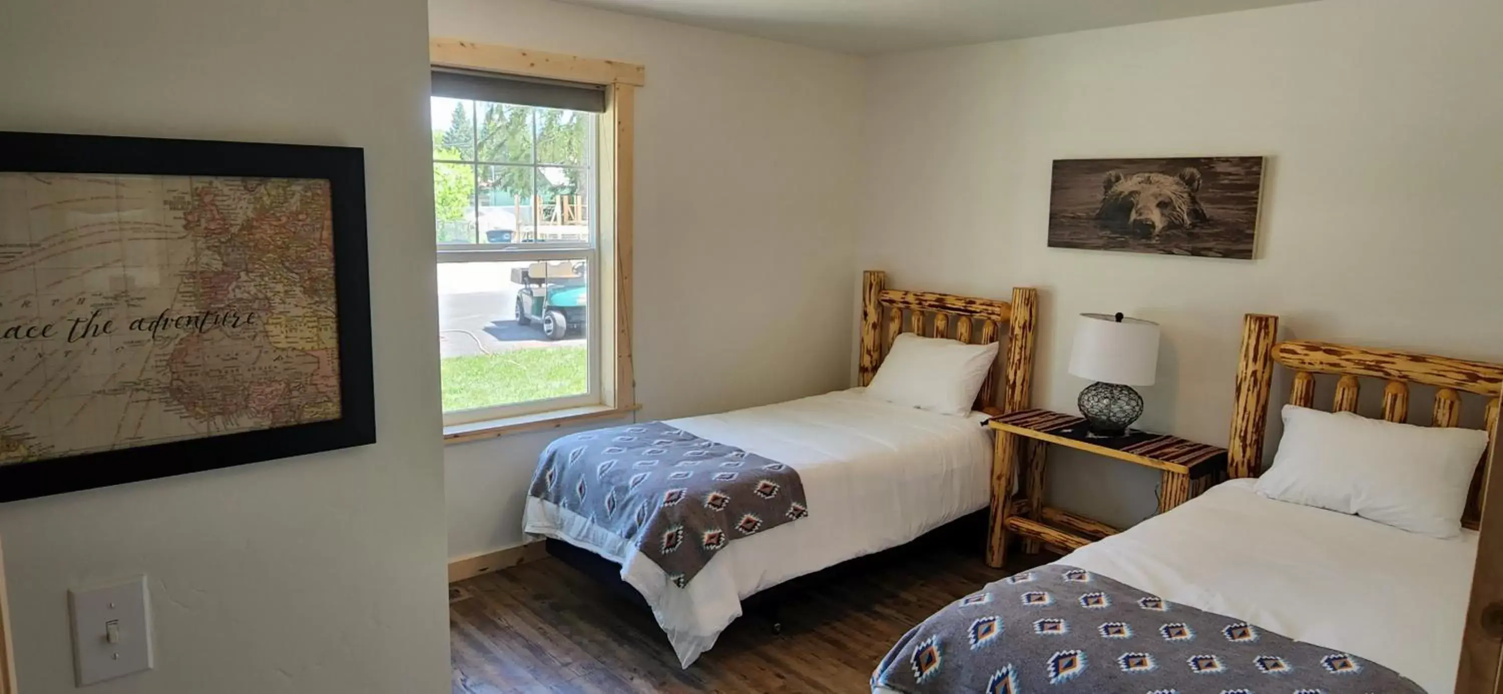 Bed in Beargrass Lodging & RV Resort