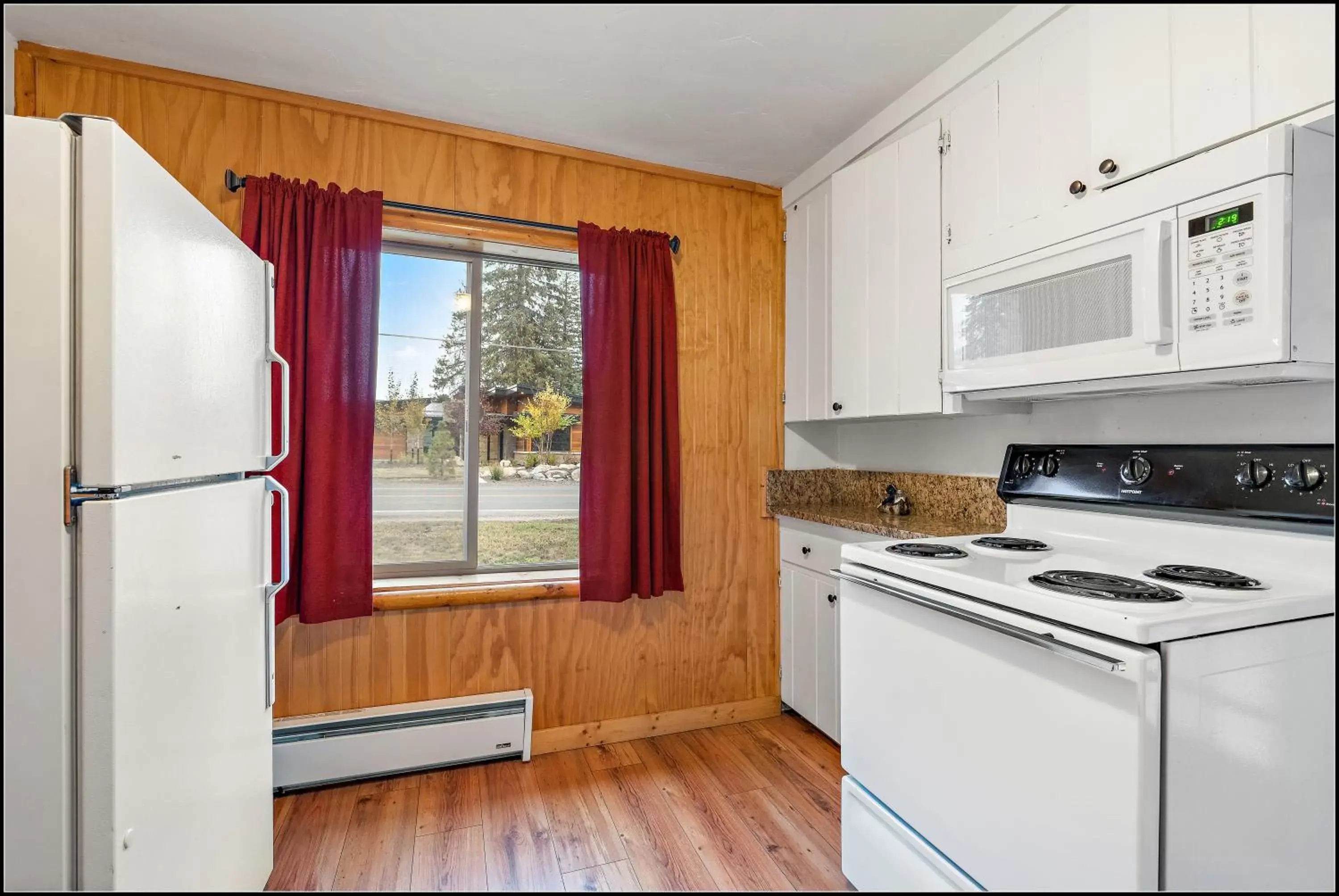 Kitchen or kitchenette, Kitchen/Kitchenette in Brundage Bungalows