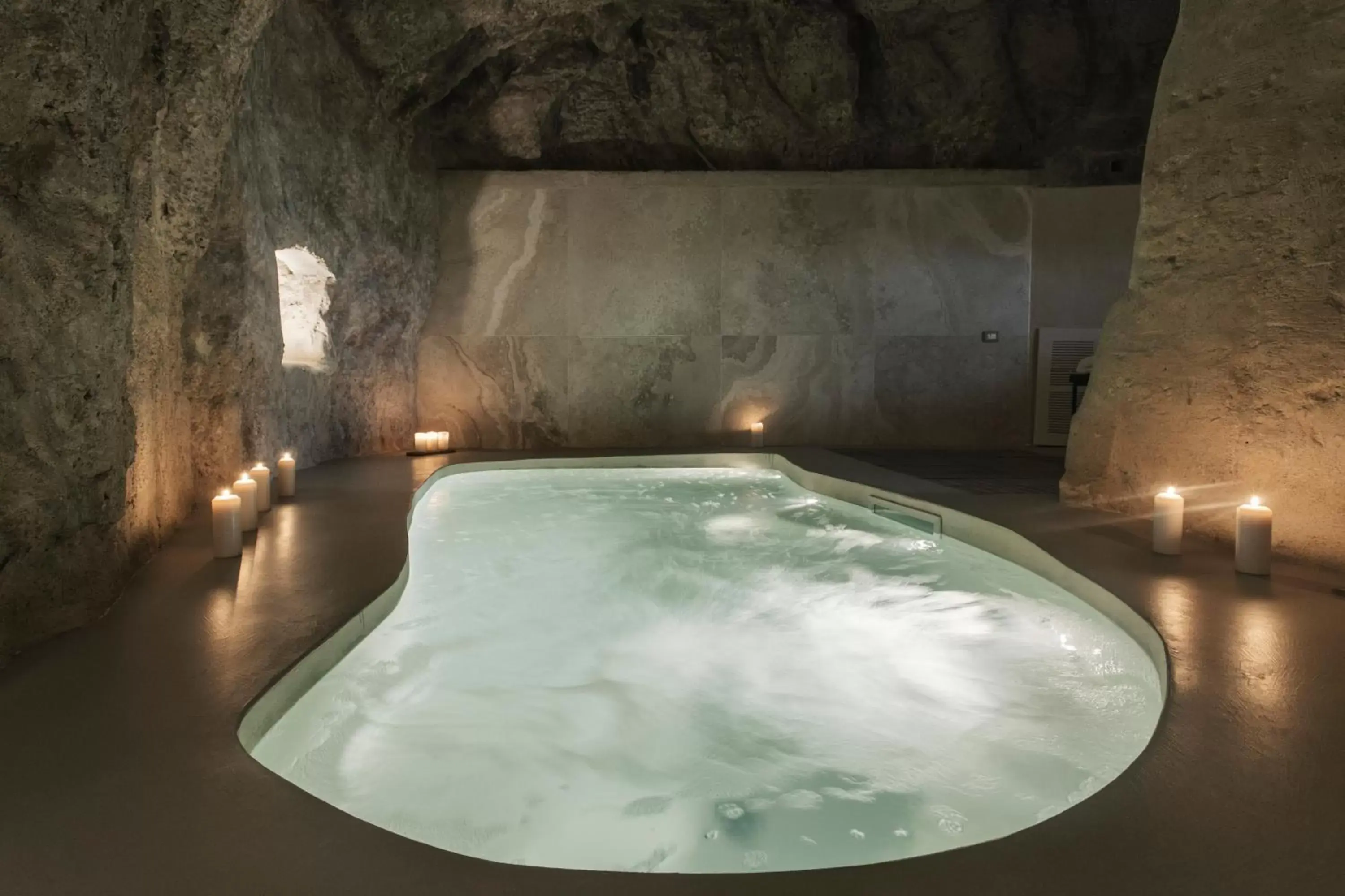Hot Tub, Swimming Pool in Palazzo Del Duca Luxury Hotel & Restaurant