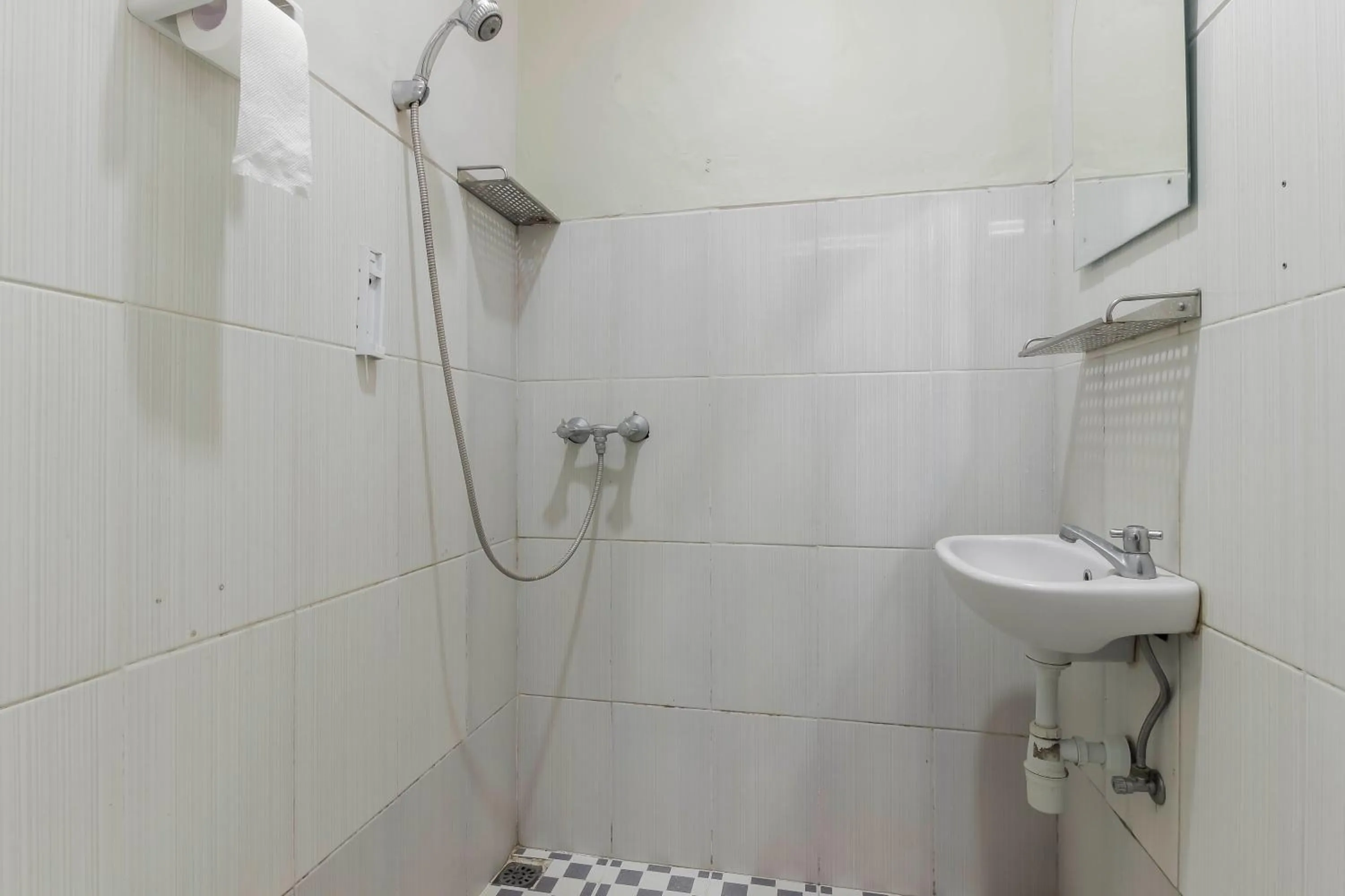 Bathroom in RedDoorz Plus near Lippo Cikarang Mall