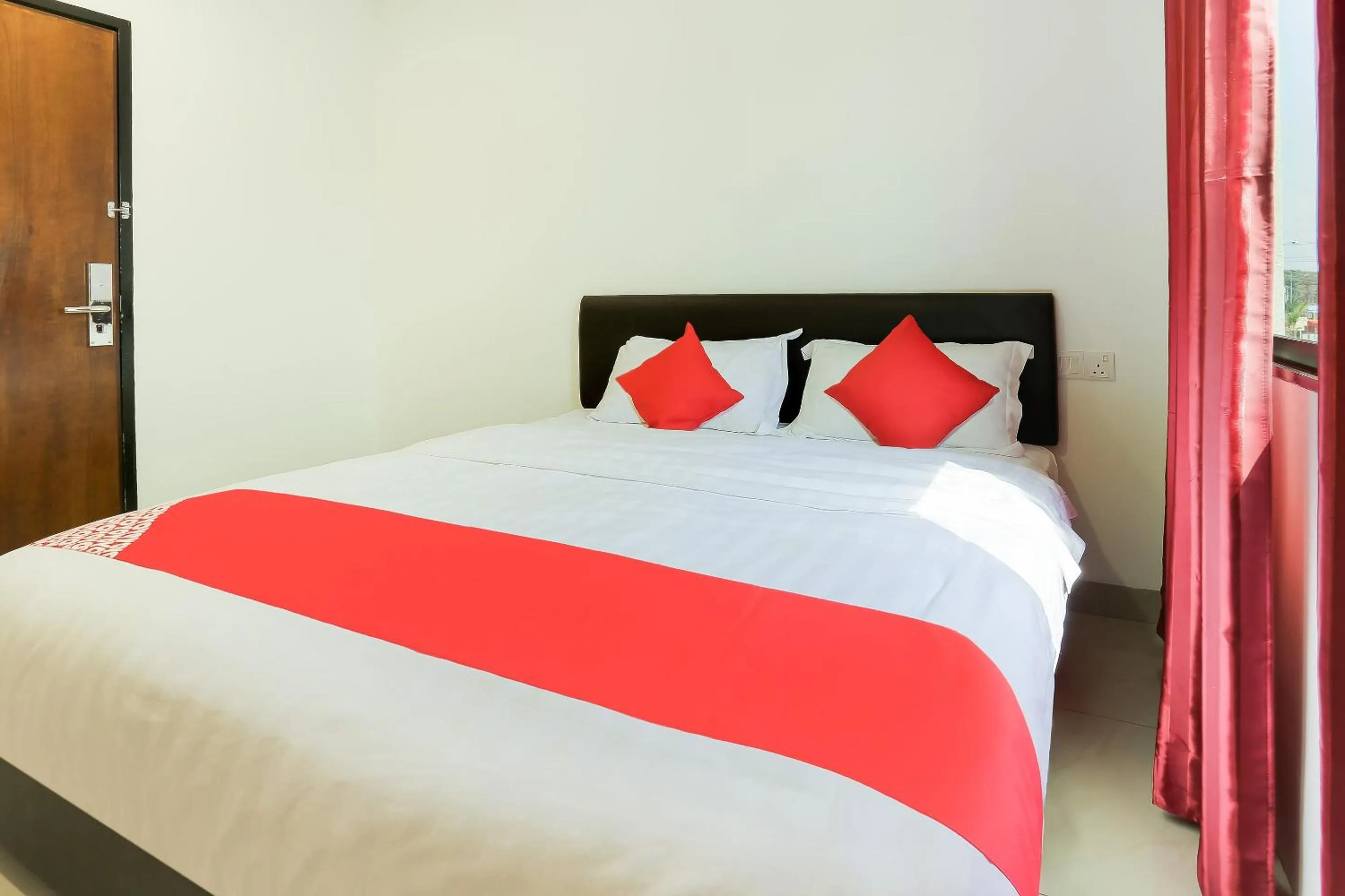 Bedroom, Bed in Super OYO 89495 Rich Hotel