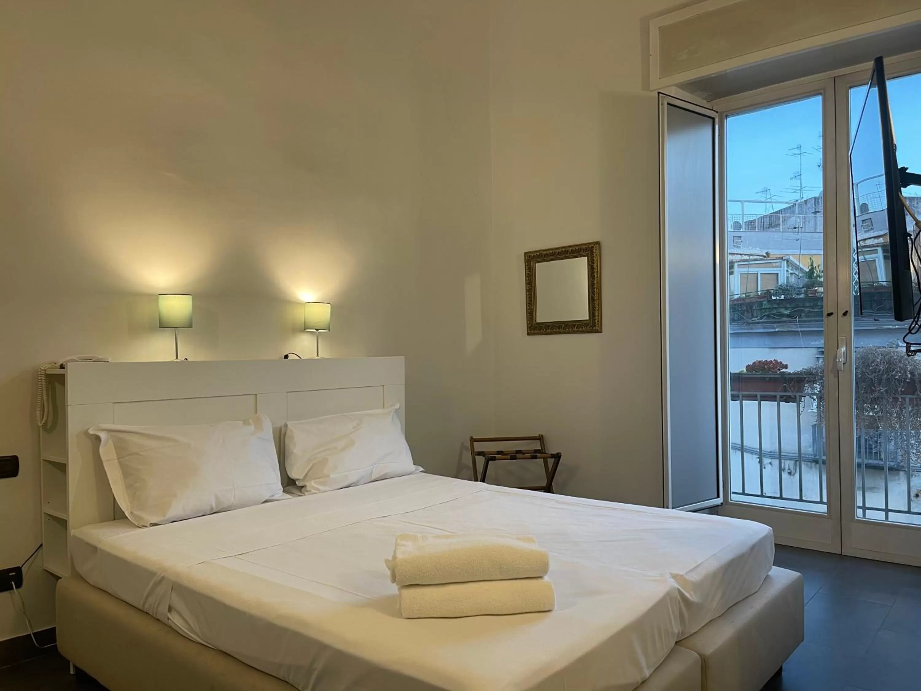 Bedroom, Bed in Jazz Hotel