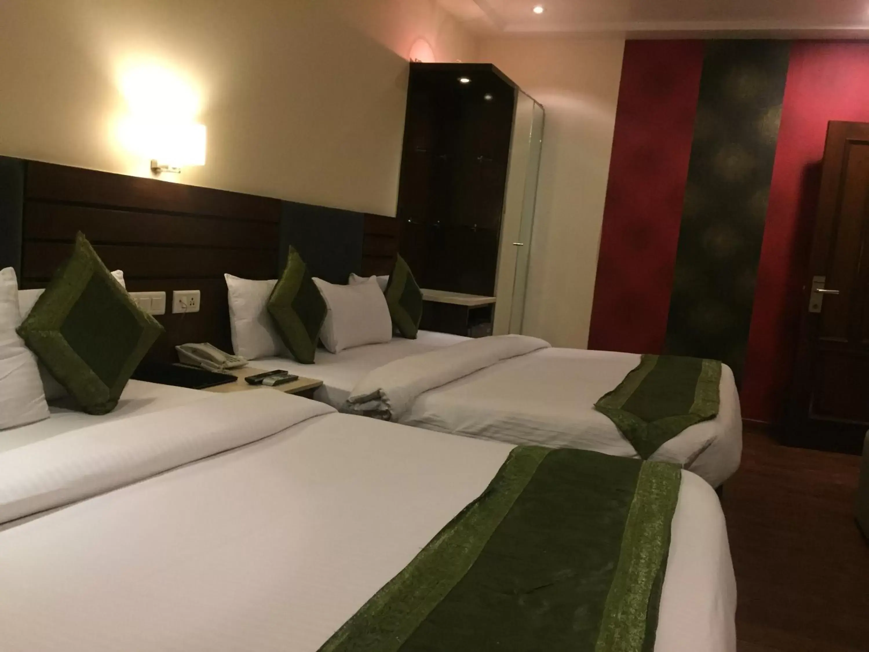 Photo of the whole room, Bed in Hotel Aura