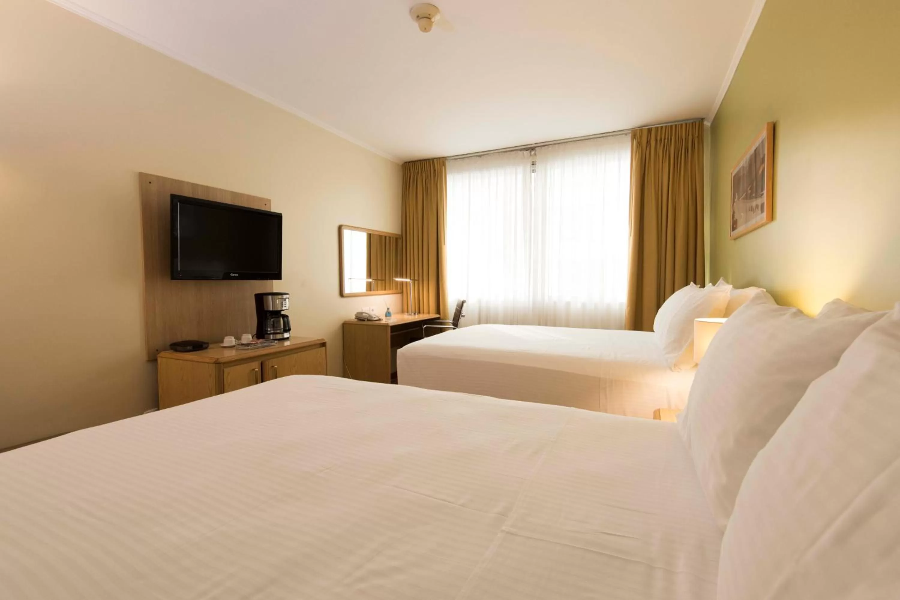 Photo of the whole room, Bed in Holiday Inn Montevideo by IHG